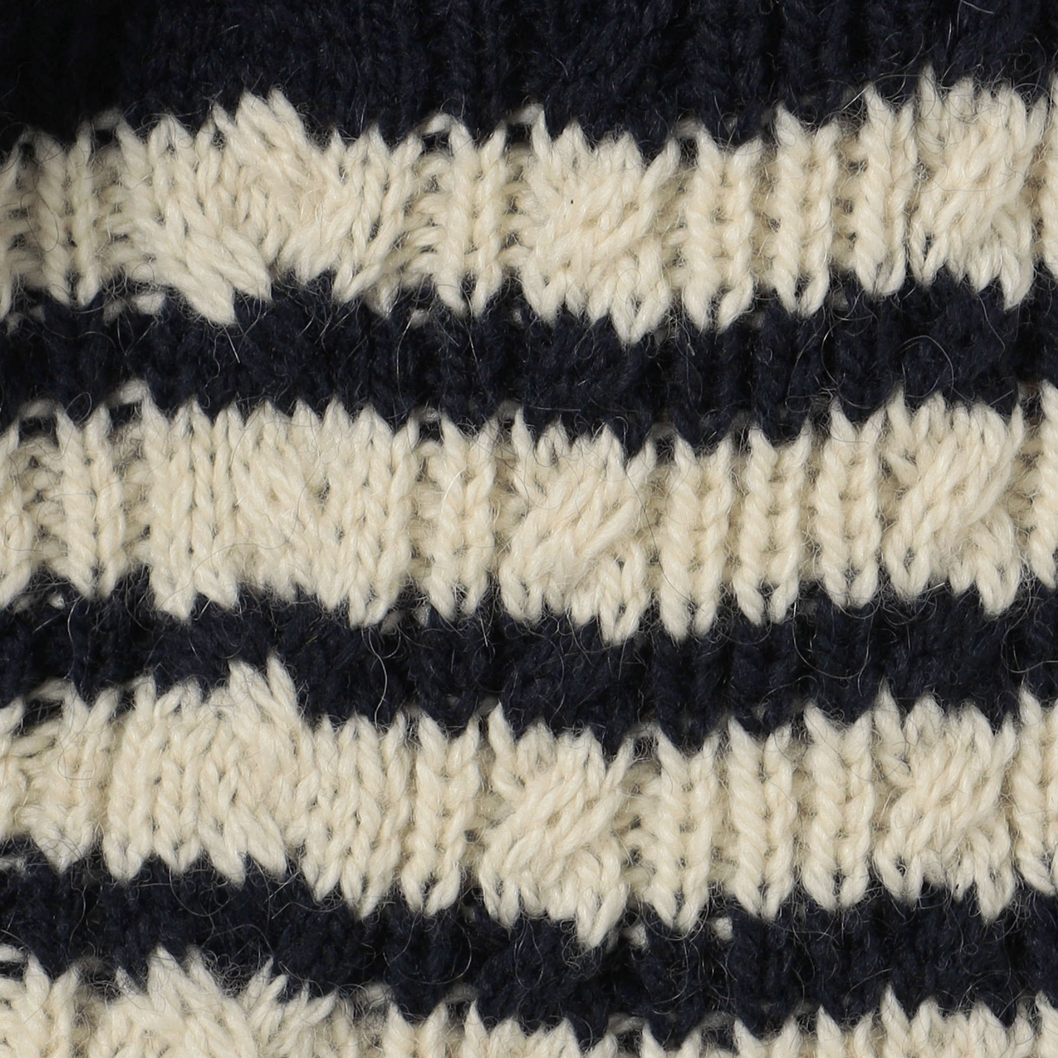 ○THOM BROWNE ARAN CABLE STITCH CARDIGAN｜トゥモローランド 公式通販