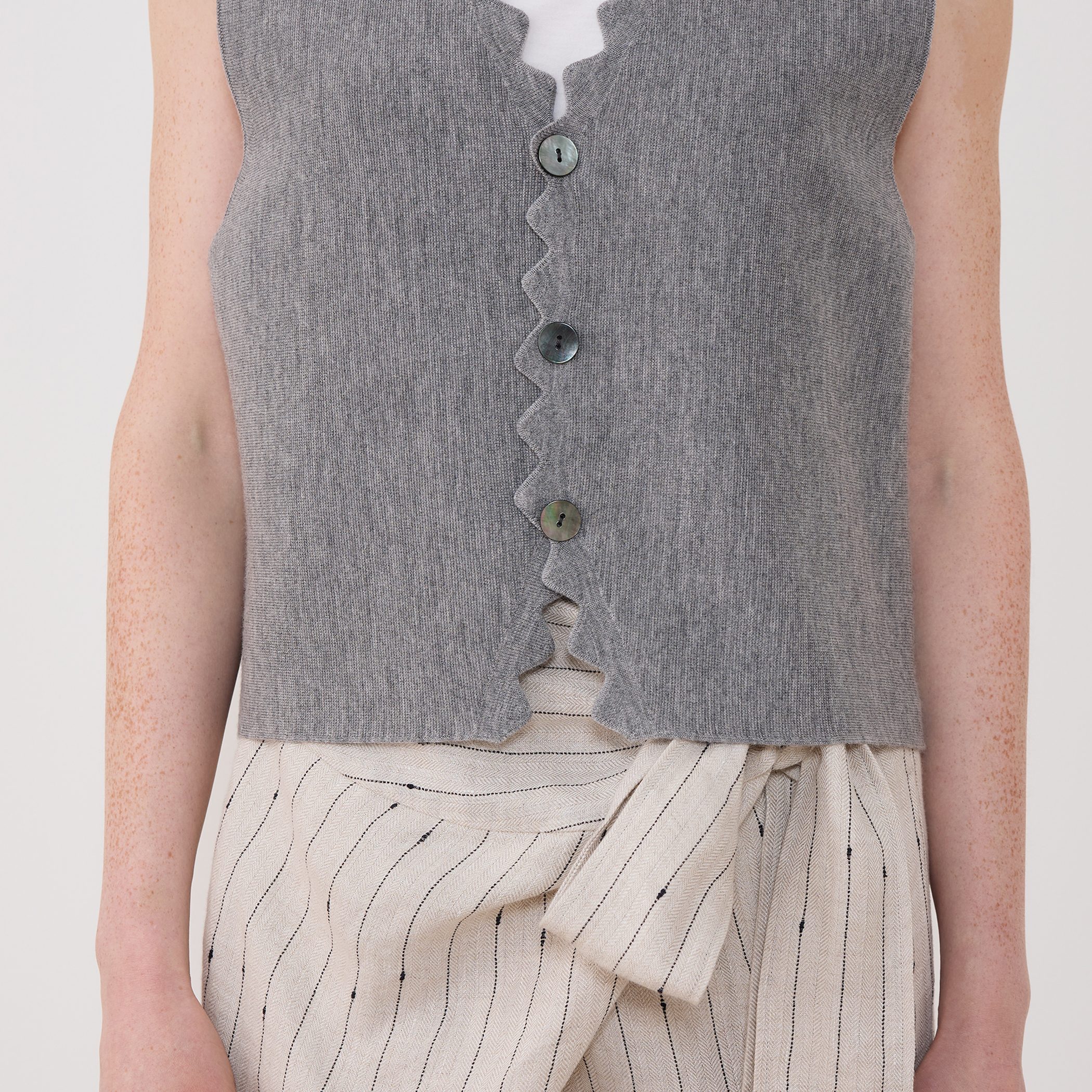 ウーステッドミラノリブ ベスト｜トゥモローランド 公式通販