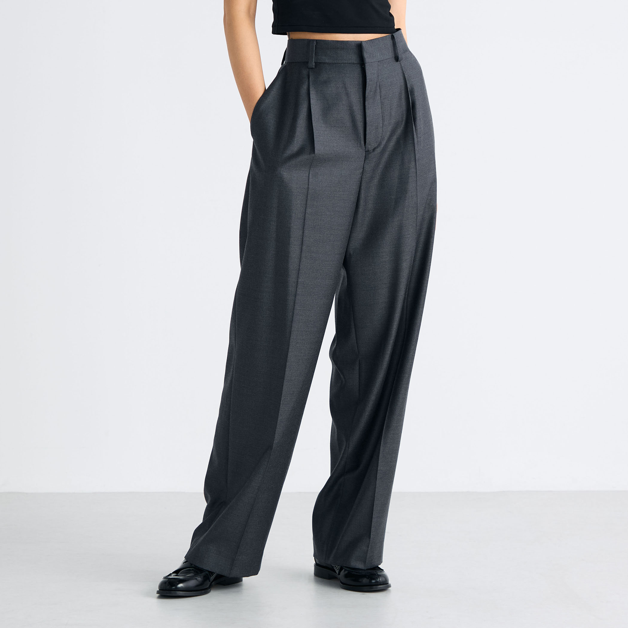 Super130's Loro Piana テーパードスラックス｜トゥモローランド 公式通販