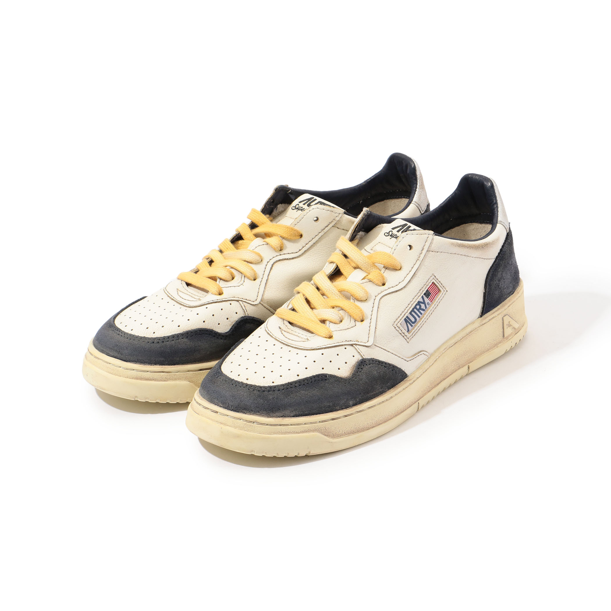 【送料&関税込】Autry Sup Vint Sneakers Autry Action Shoes WMNS SUP VINT LOW Beige | BSTN Store