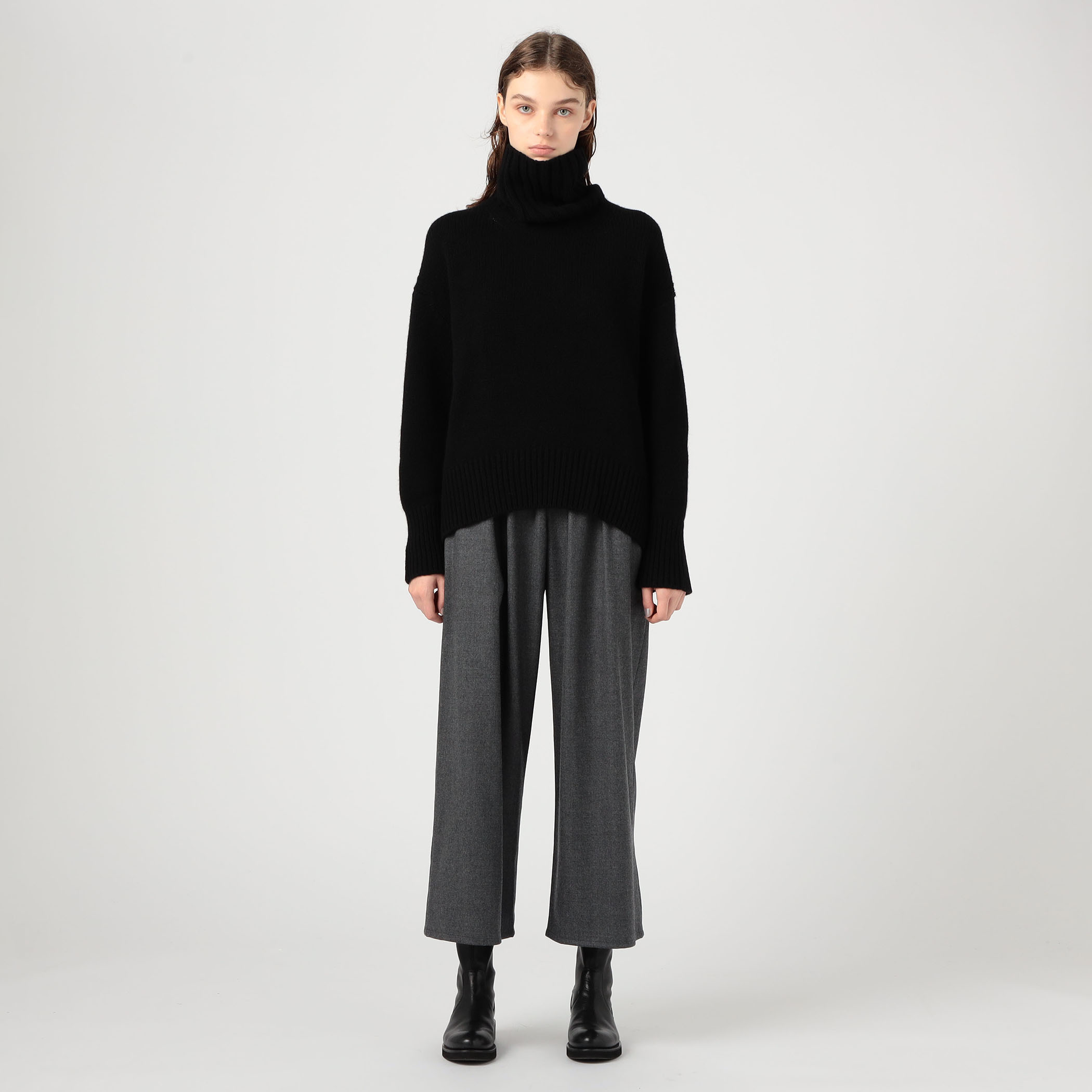 ファインウール タートルネックプルオーバー｜トゥモローランド 公式通販