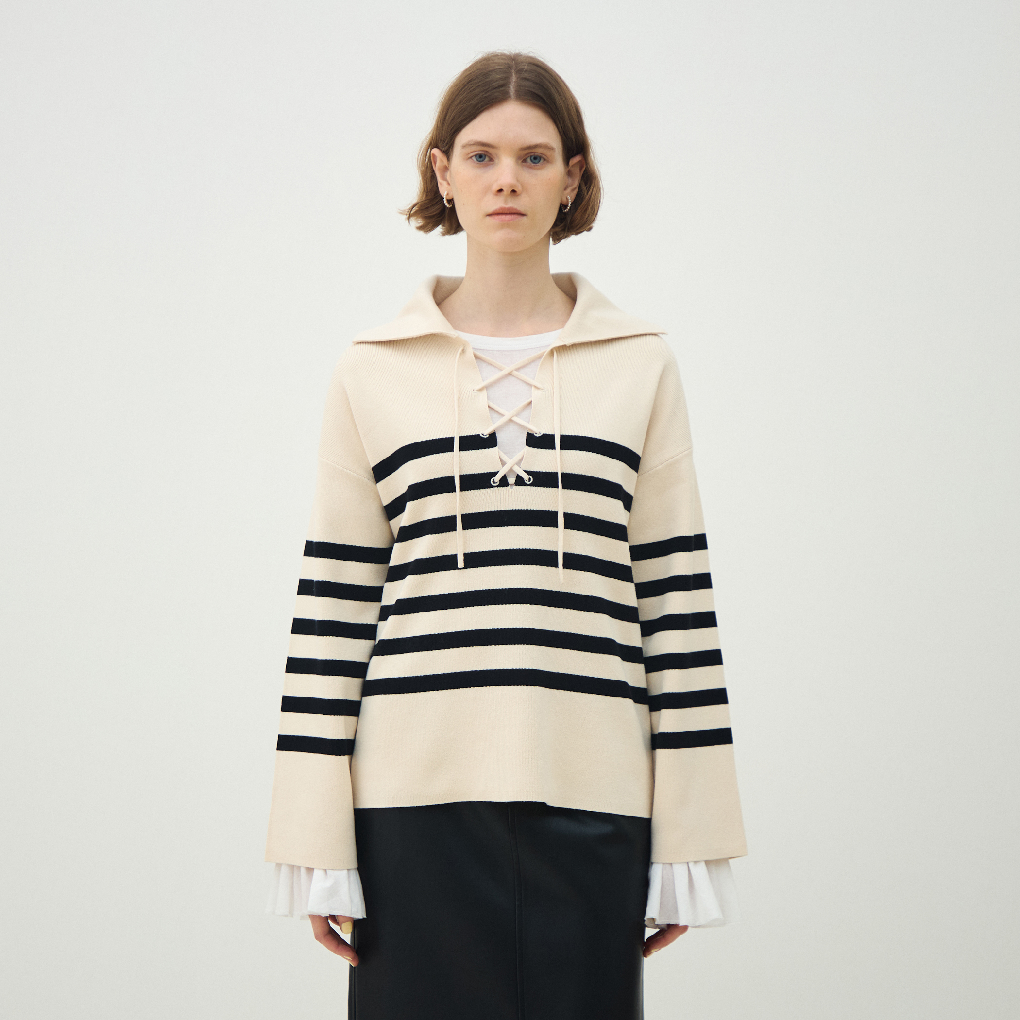 パネルボーダー レースアッププルオーバー｜トゥモローランド 公式通販