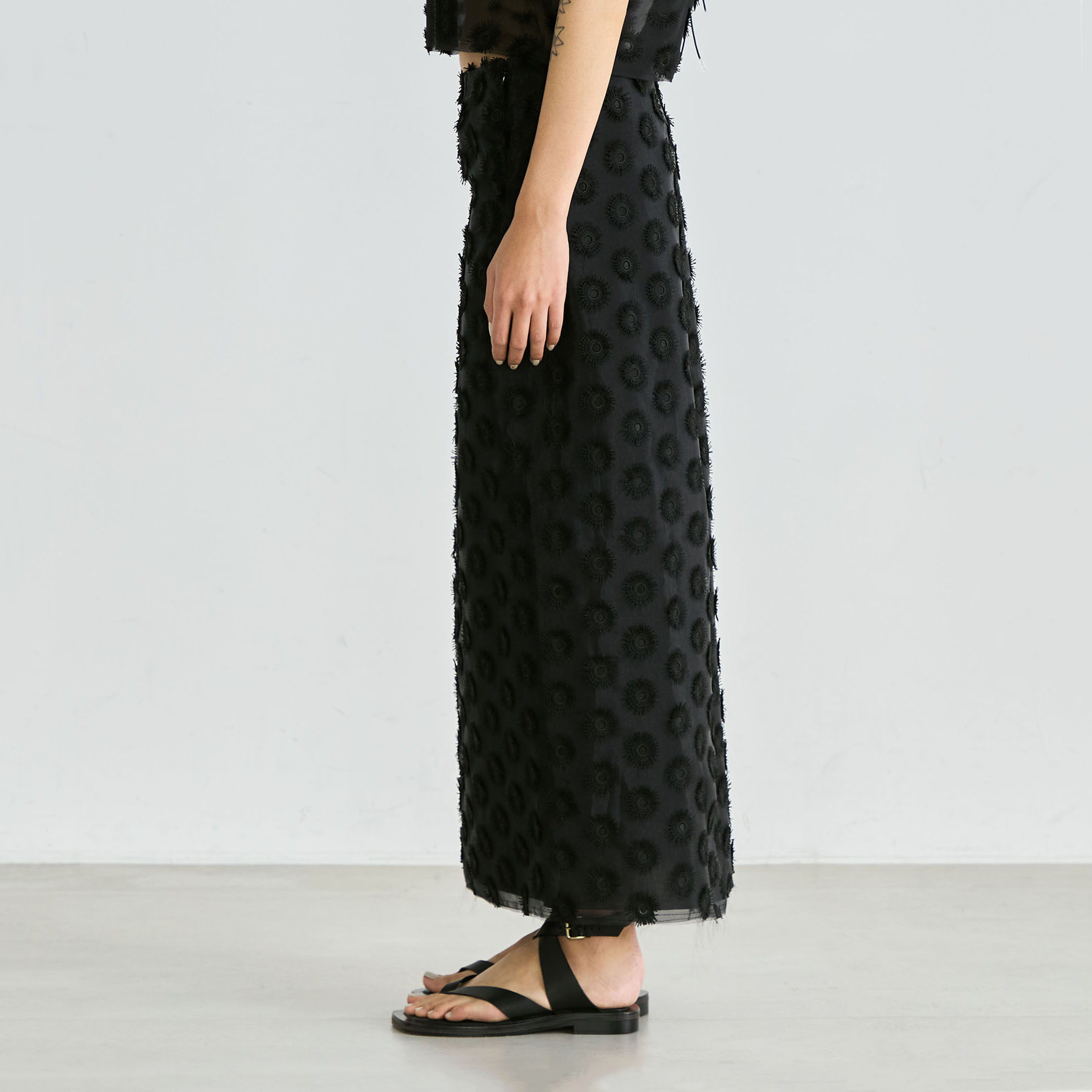 フラワーエンブロイダリー フレアスカート｜トゥモローランド 公式通販