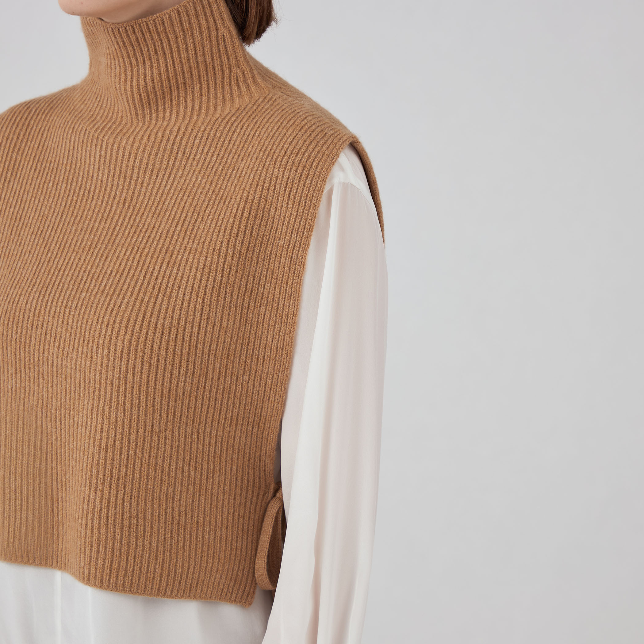 【Ballsey】Cashmere Collection ハイネックベスト Cashmere Collection ハイネックベスト｜トゥモローランド 公式通販
