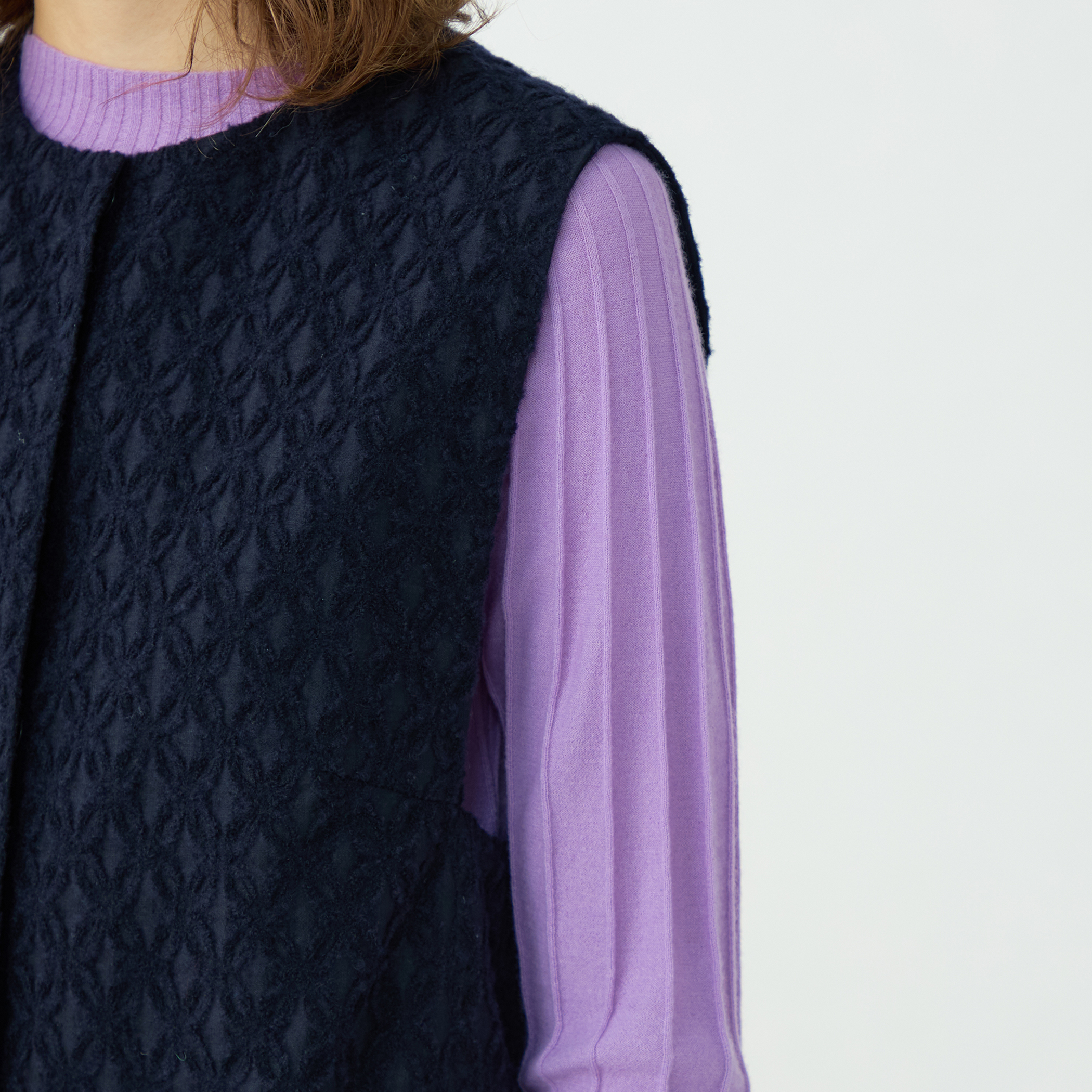 モールヤーンジャカード クルーネックジレ｜トゥモローランド 公式通販