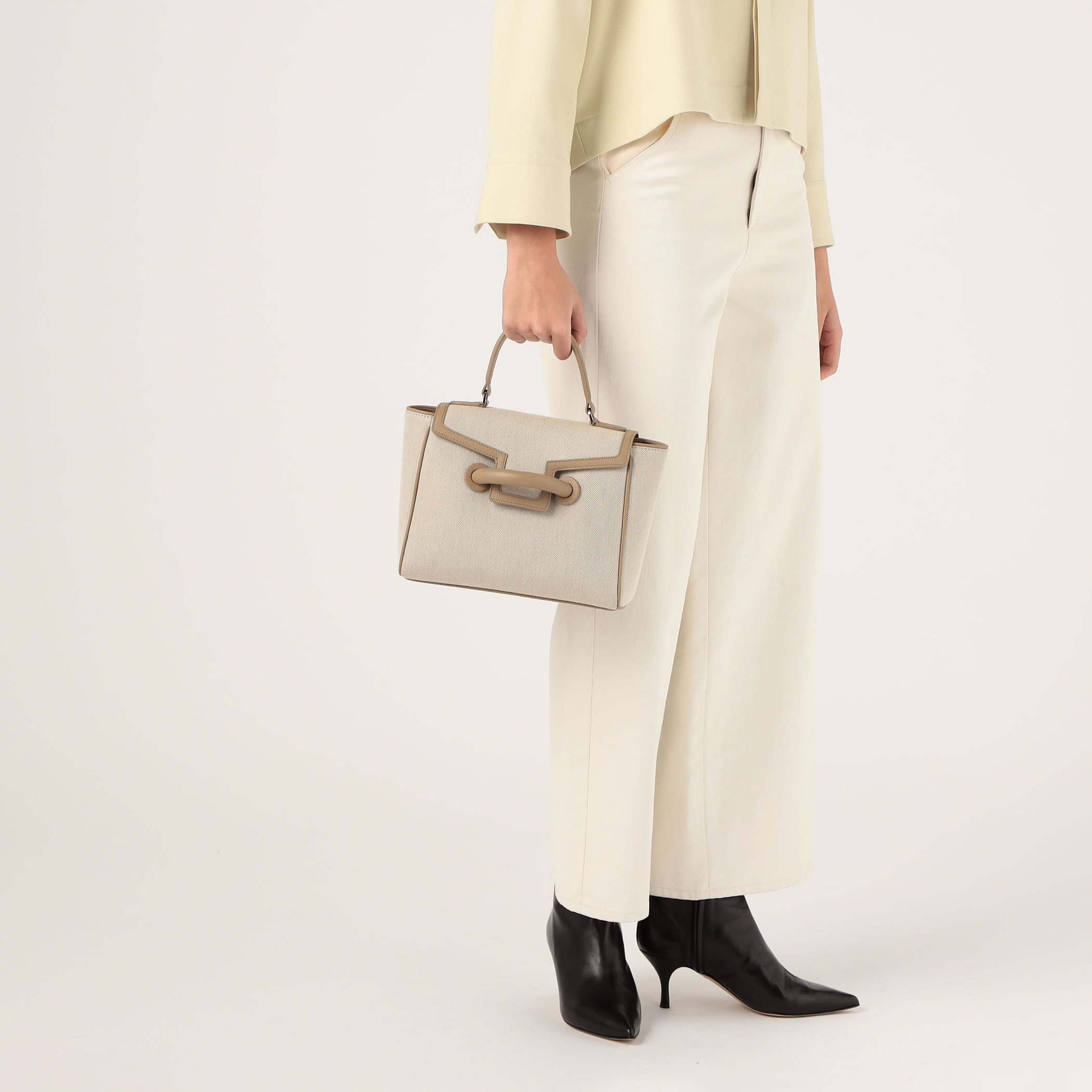 □【別注】VASIC EVER MINI ハンドバッグ｜トゥモローランド 公式通販