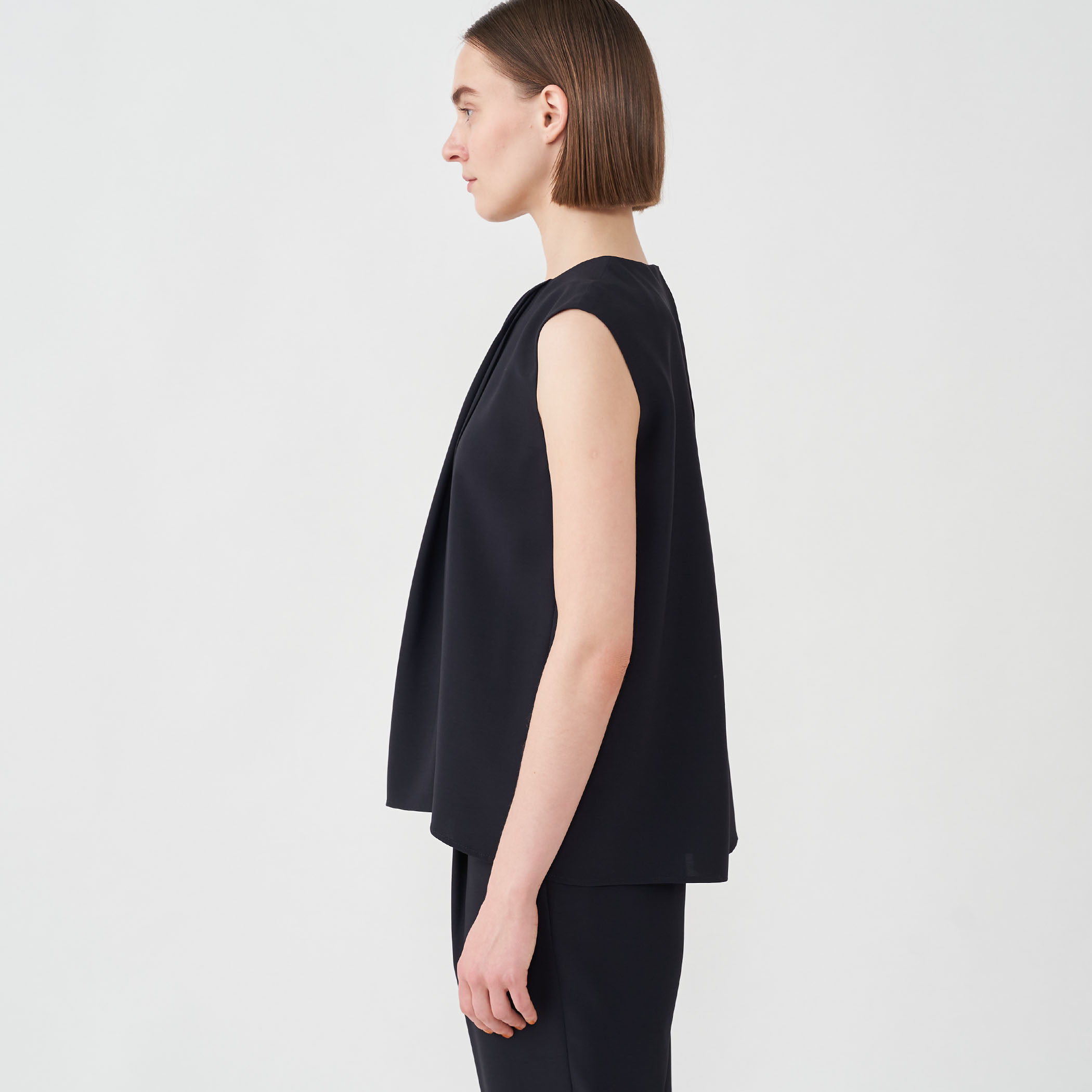 コンフォートストレッチツイル アシンメトリータックブラウス