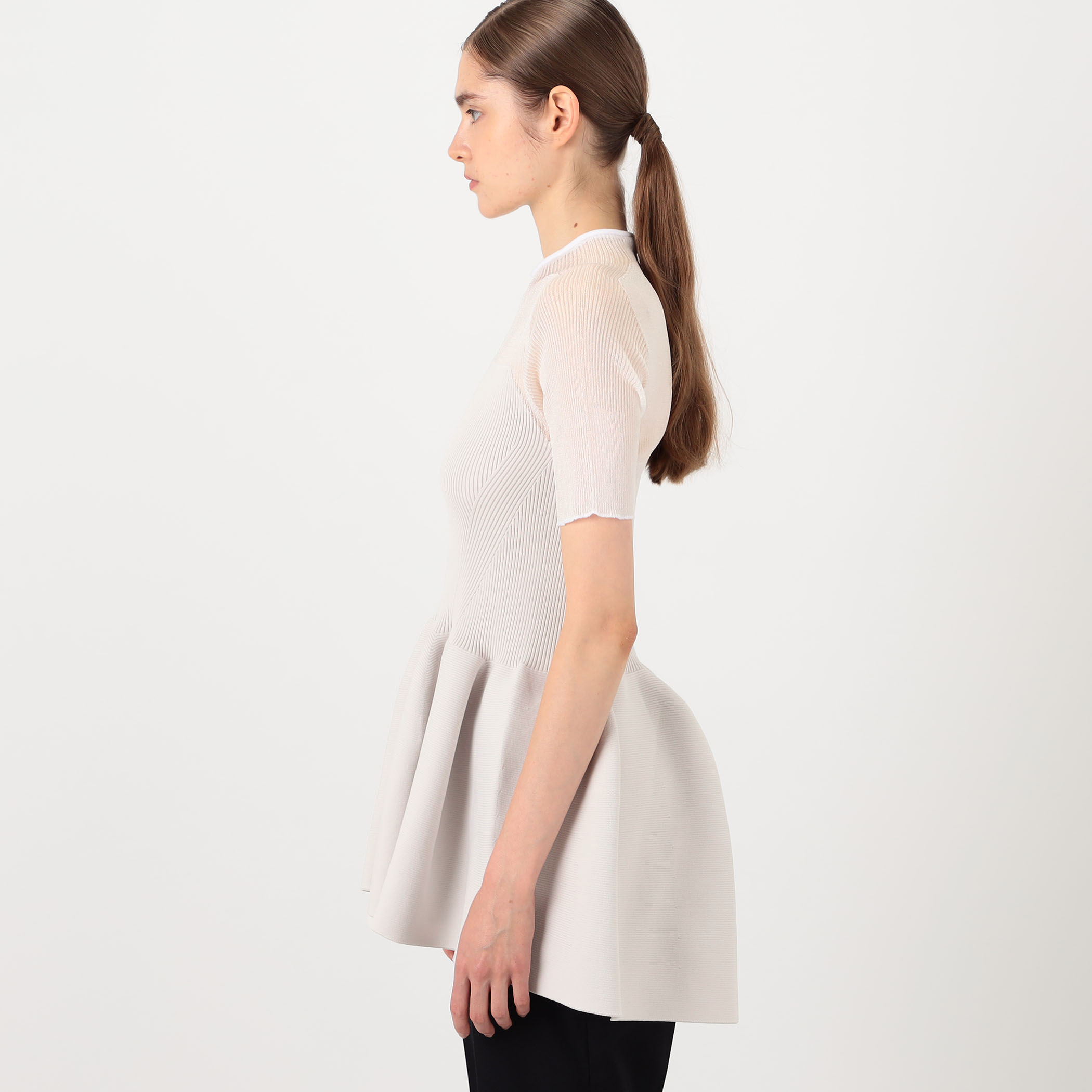 CFCL SHORT SLEEVE TOP ハーフスリーブプルオーバー｜トゥモローランド