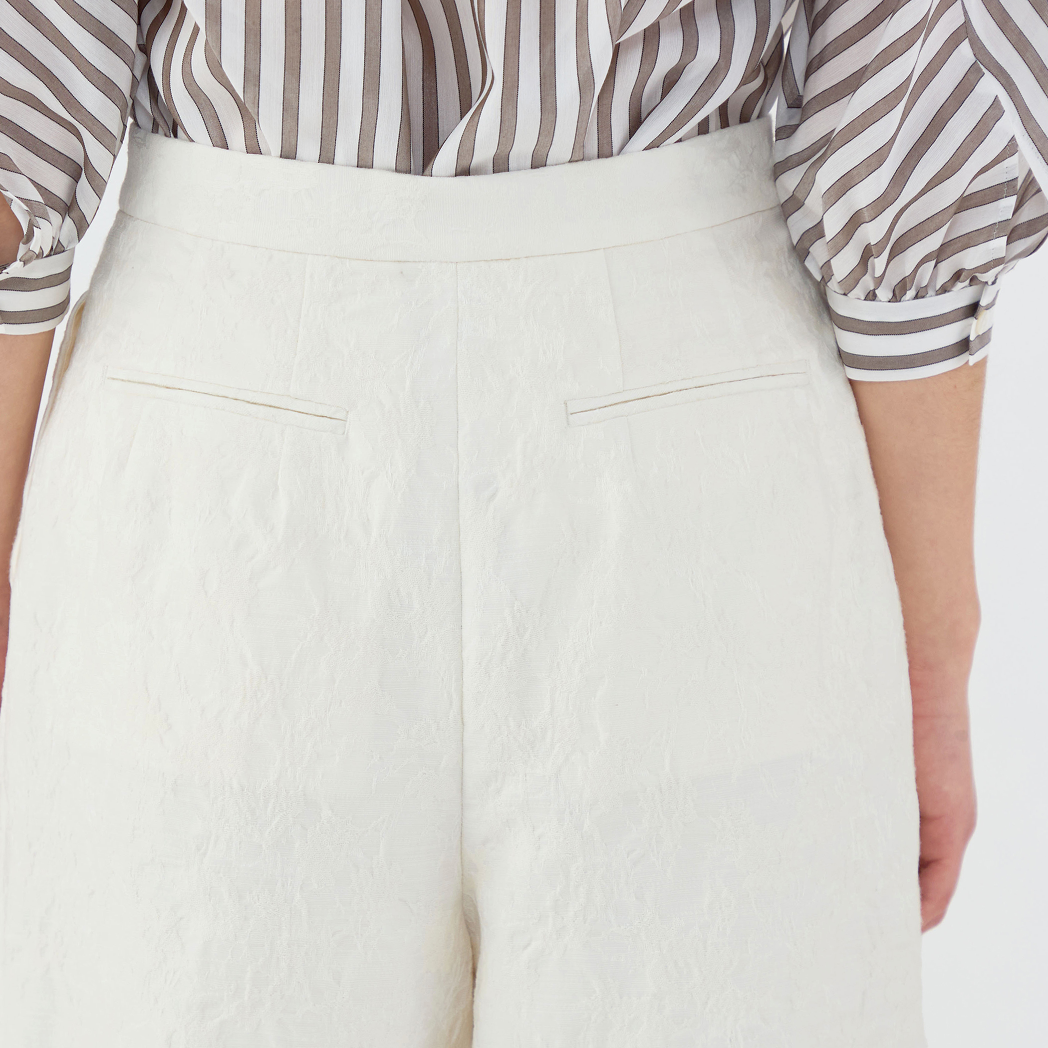 フラワージャカード 2タックキュロット｜トゥモローランド 公式通販