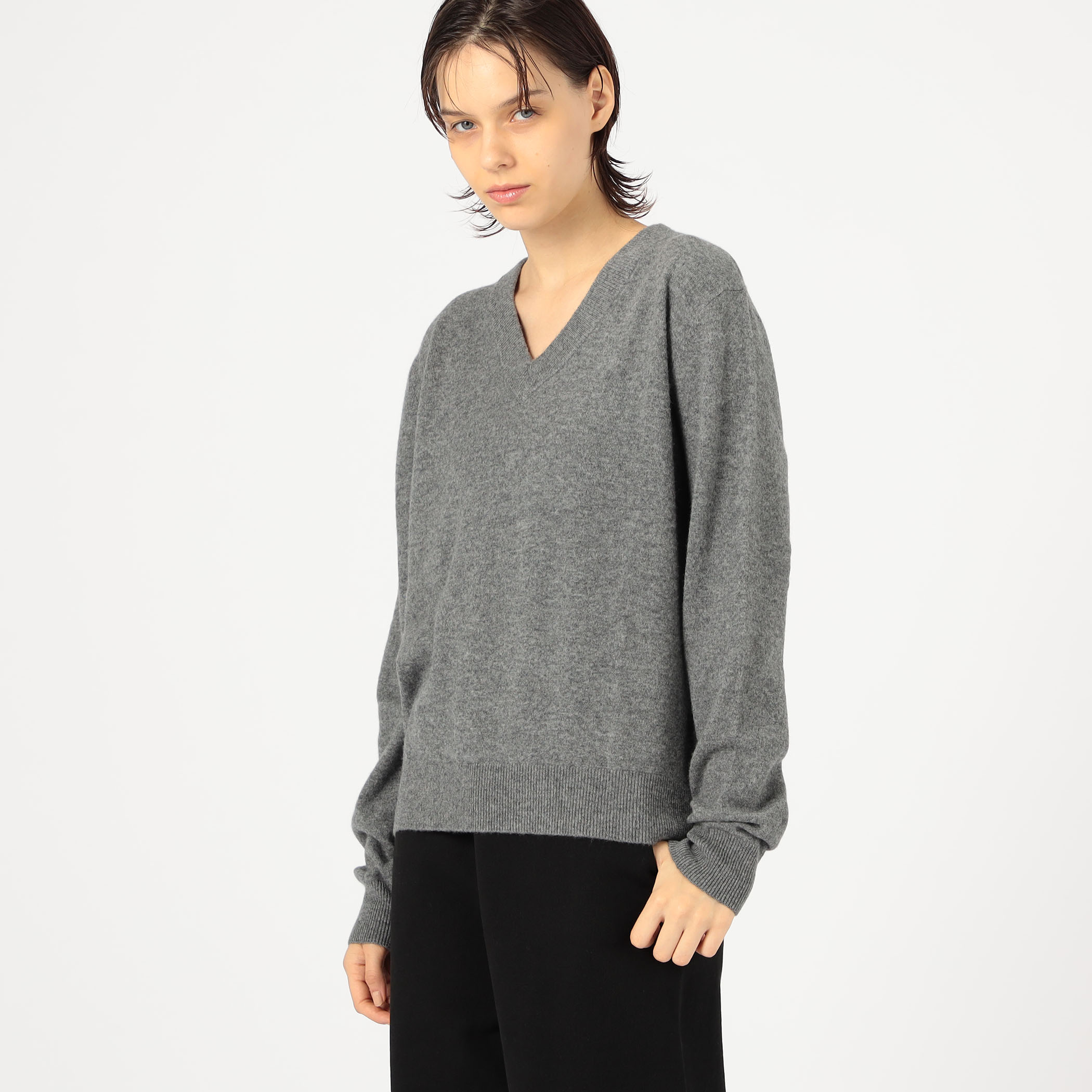 □entire studios KNIT V-NECK｜トゥモローランド 公式通販