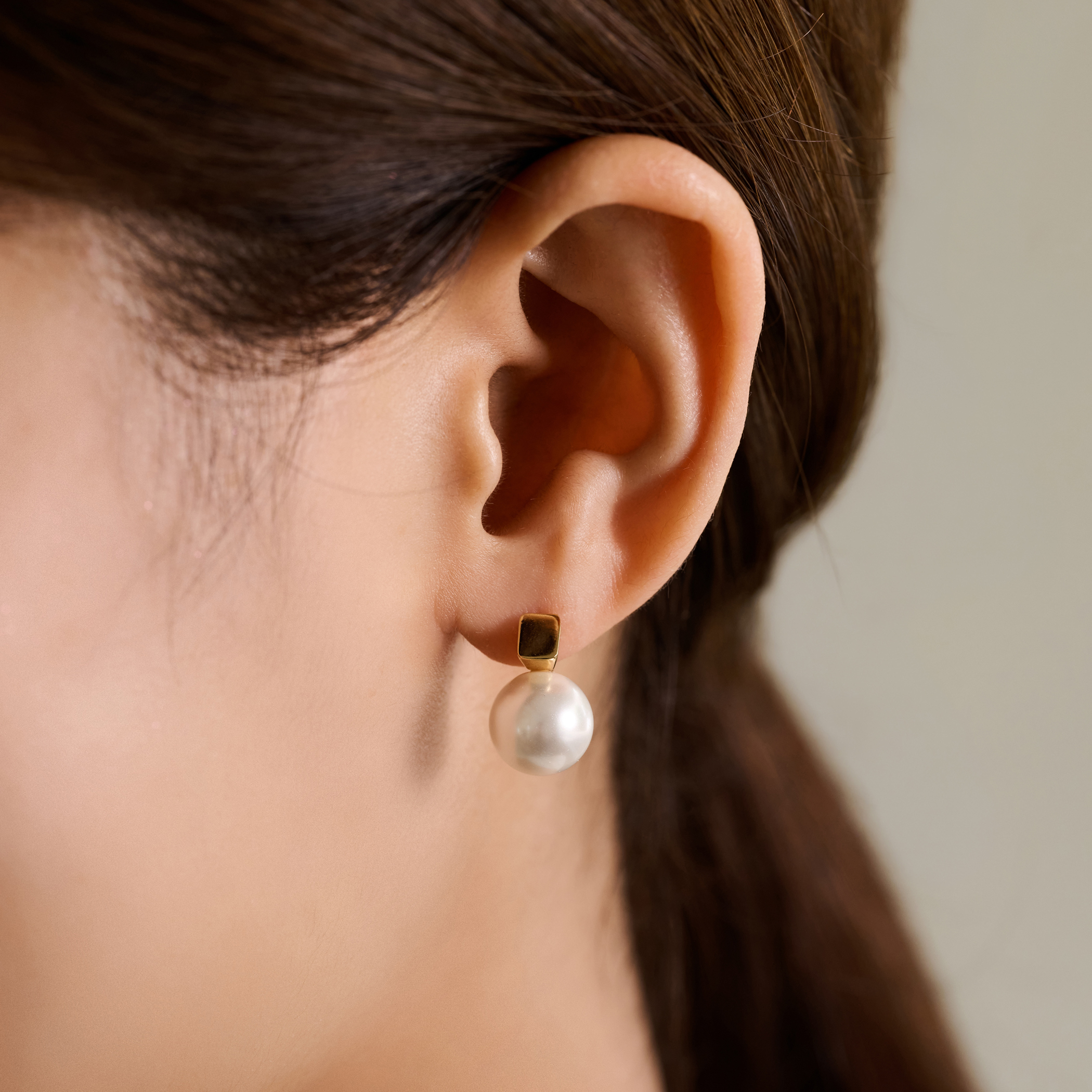 別注】januka パールピアス｜トゥモローランド 公式サイト
