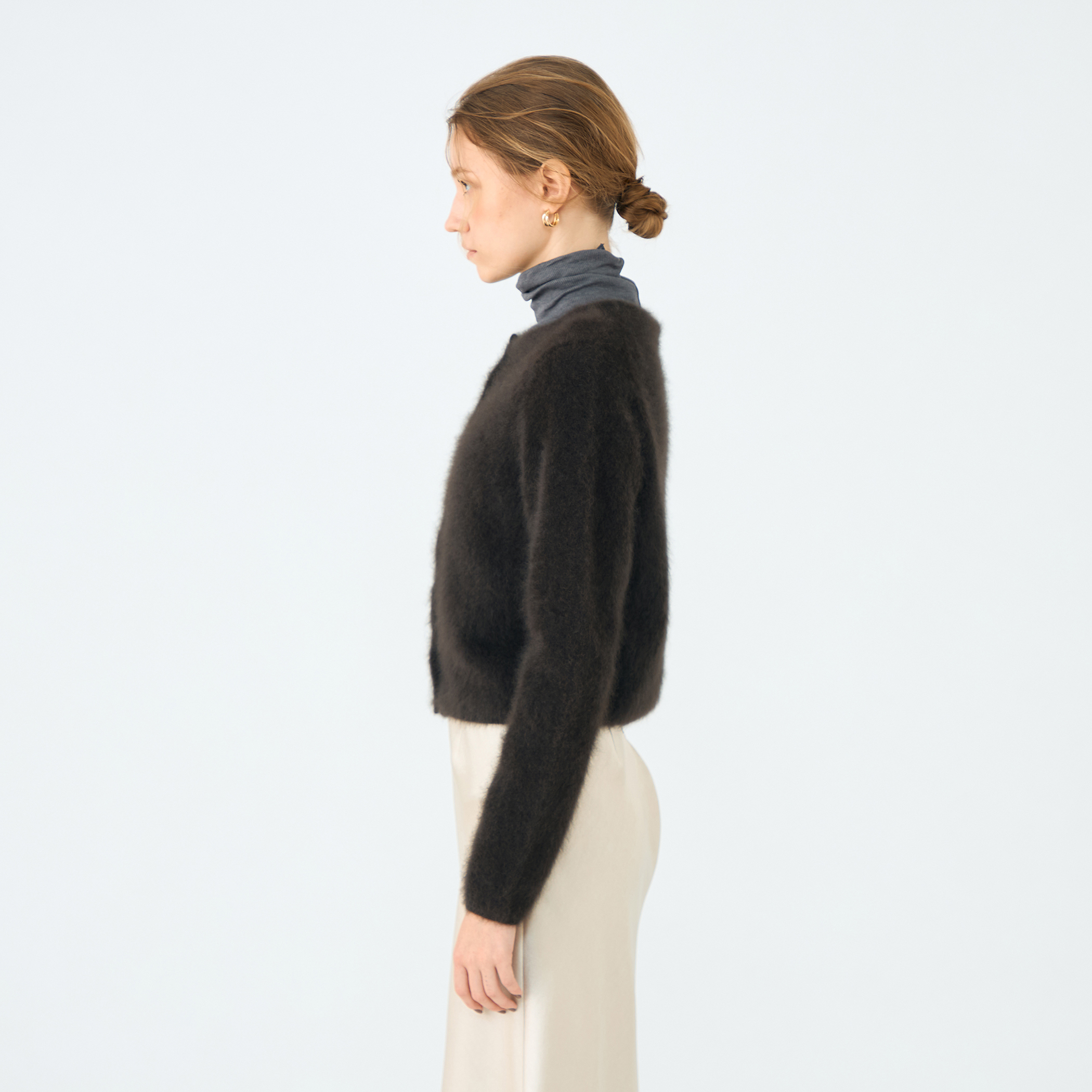 フラッフィーヤーン クルーネックカーディガン｜トゥモローランド 公式通販