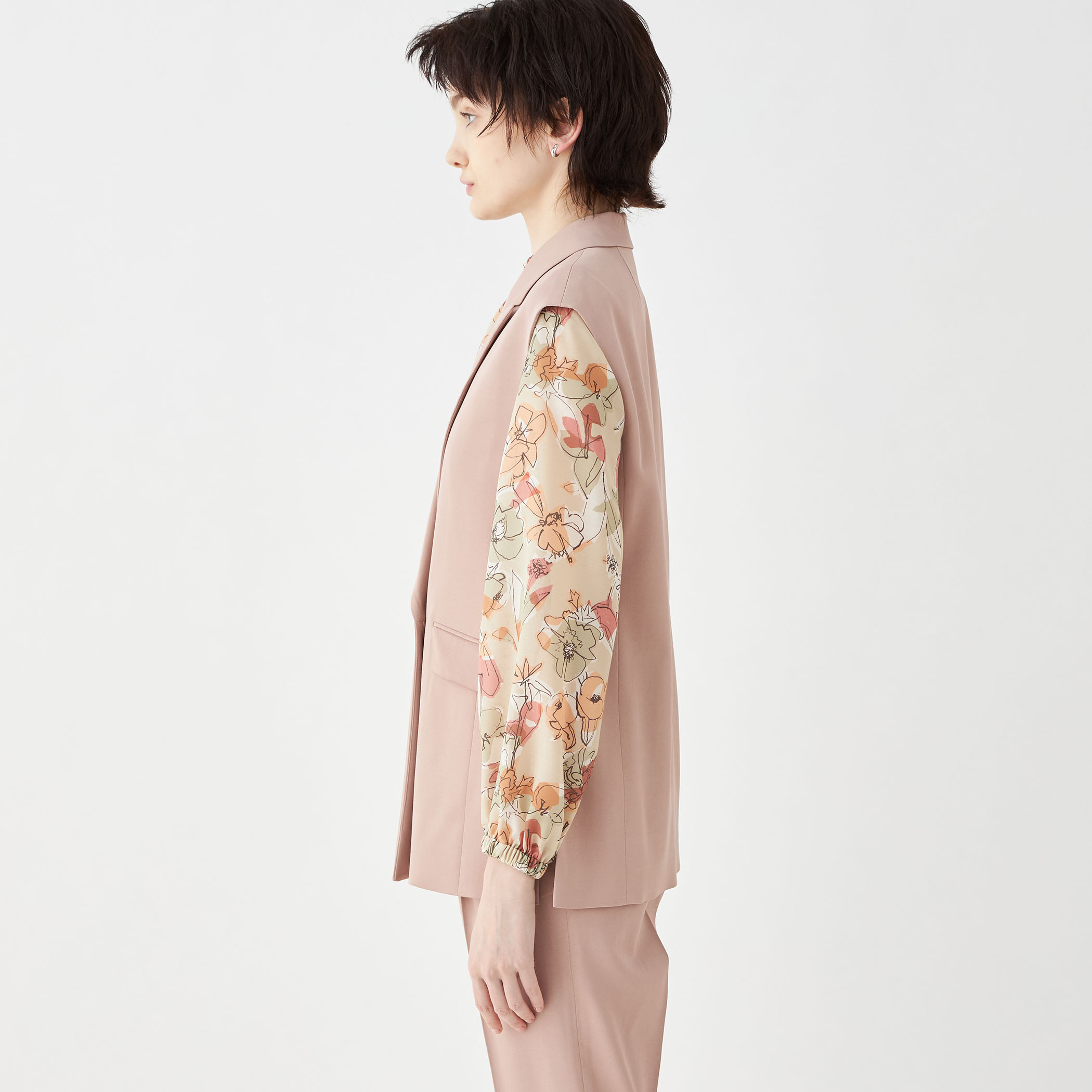 未使用タグ付き✨24SS トゥモローランド ビスコースツイル サイドスリットジレ ビスコースツイル サイドスリットジレ｜トゥモローランド 公式通販