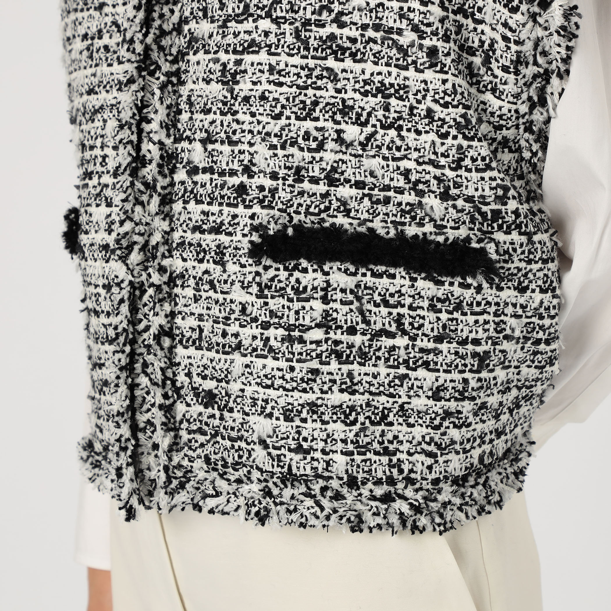 ファンシーツイード スクエアジレ｜トゥモローランド 公式通販