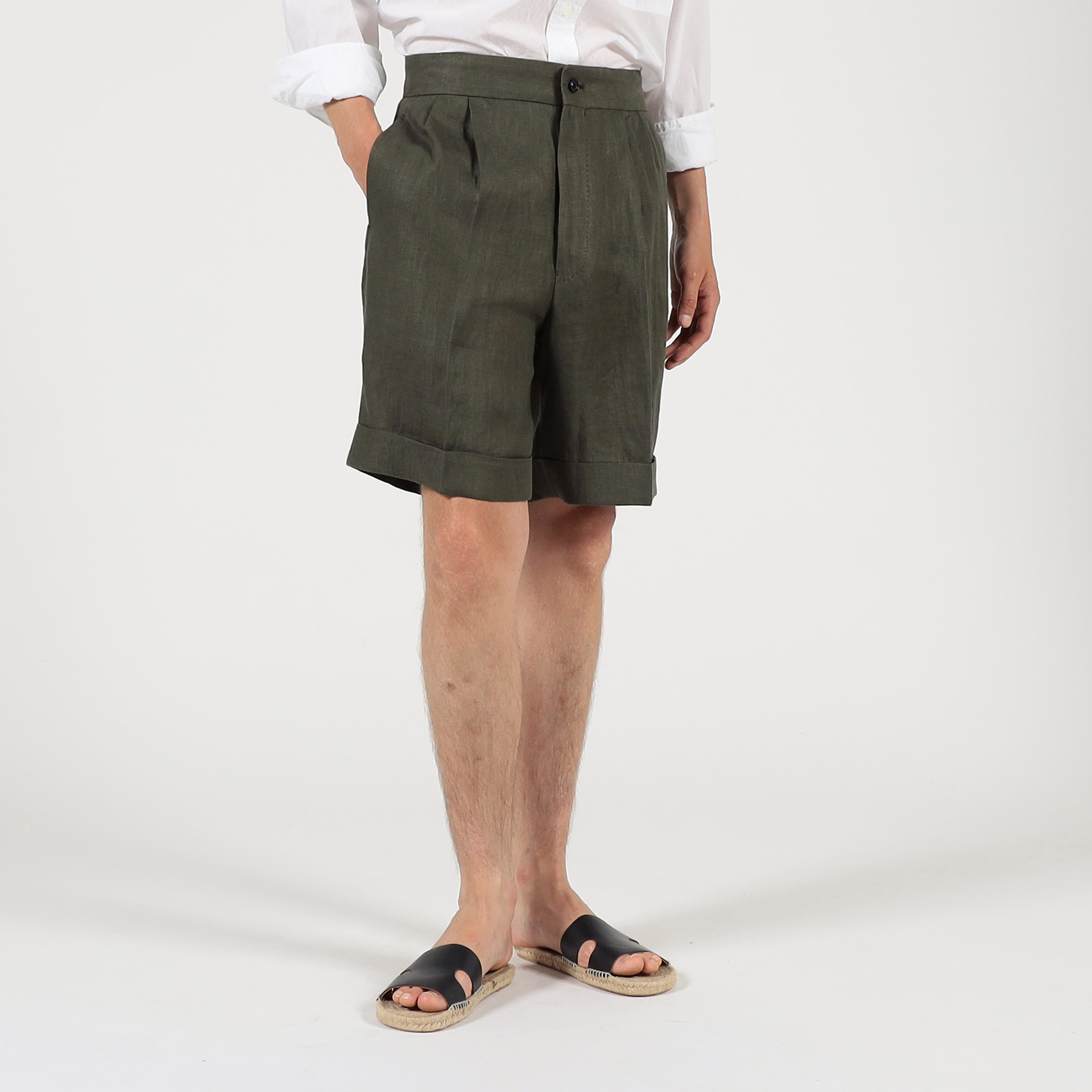 BACCA レザーショートパンツ(TOMORROWLAND購入) BACCA レザーショートパンツ(TOMORROWLAND購入) - メルカリ