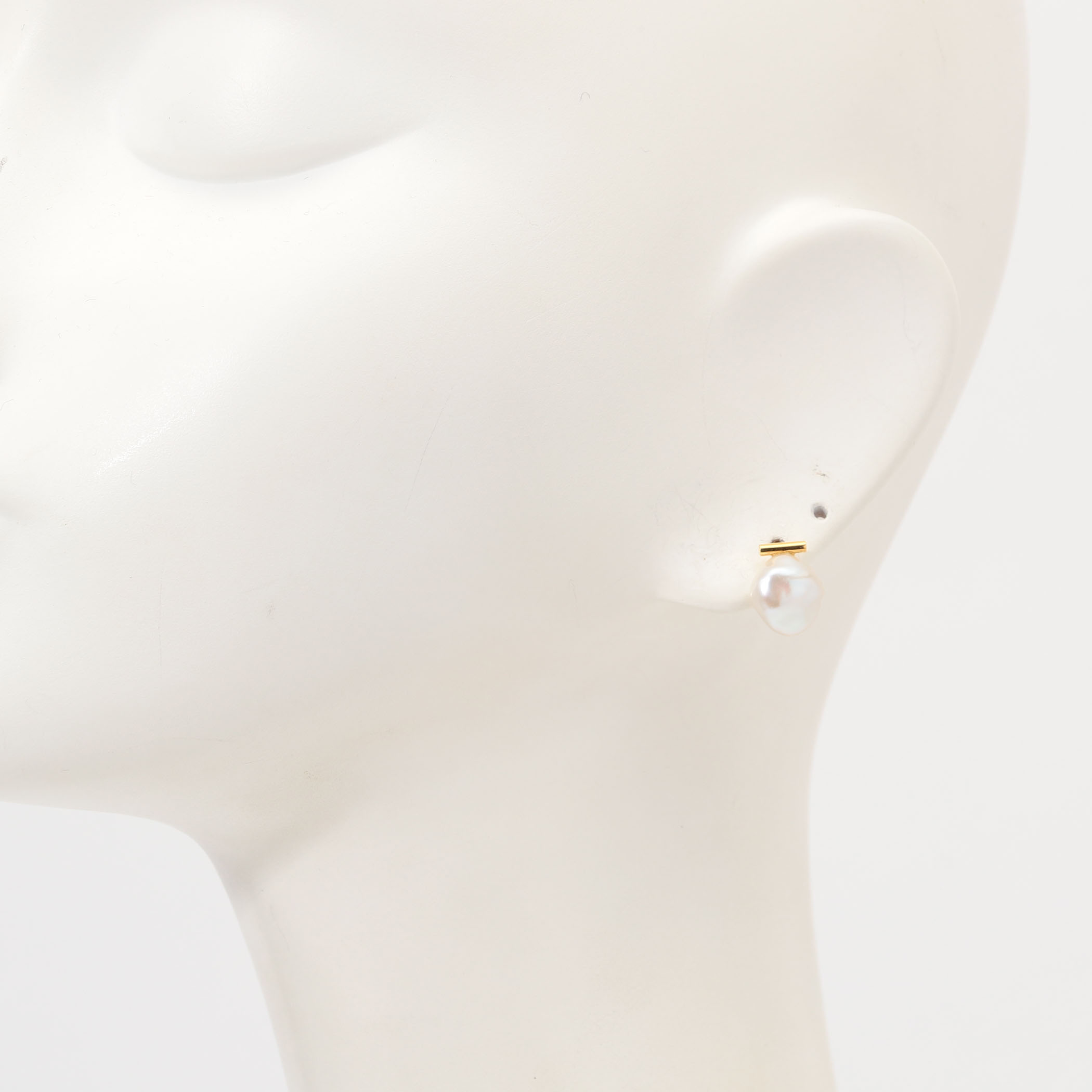 januka バロックパールピアス　トゥモローランド別注 別注】januka バロックパールピアス｜トゥモローランド 公式サイト