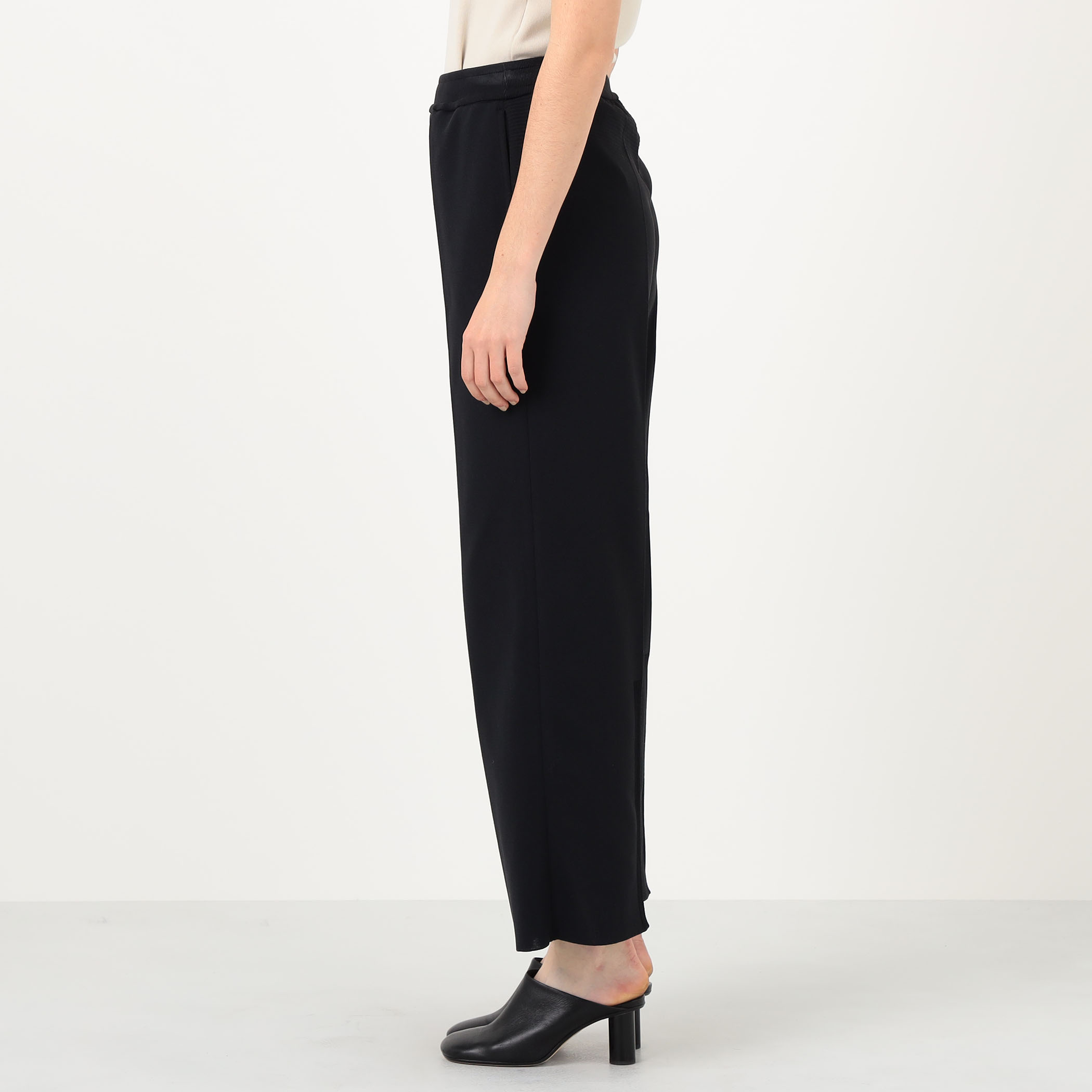 CFCL SOFT MILAN SEMI WIDE PANTS｜トゥモローランド 公式サイト