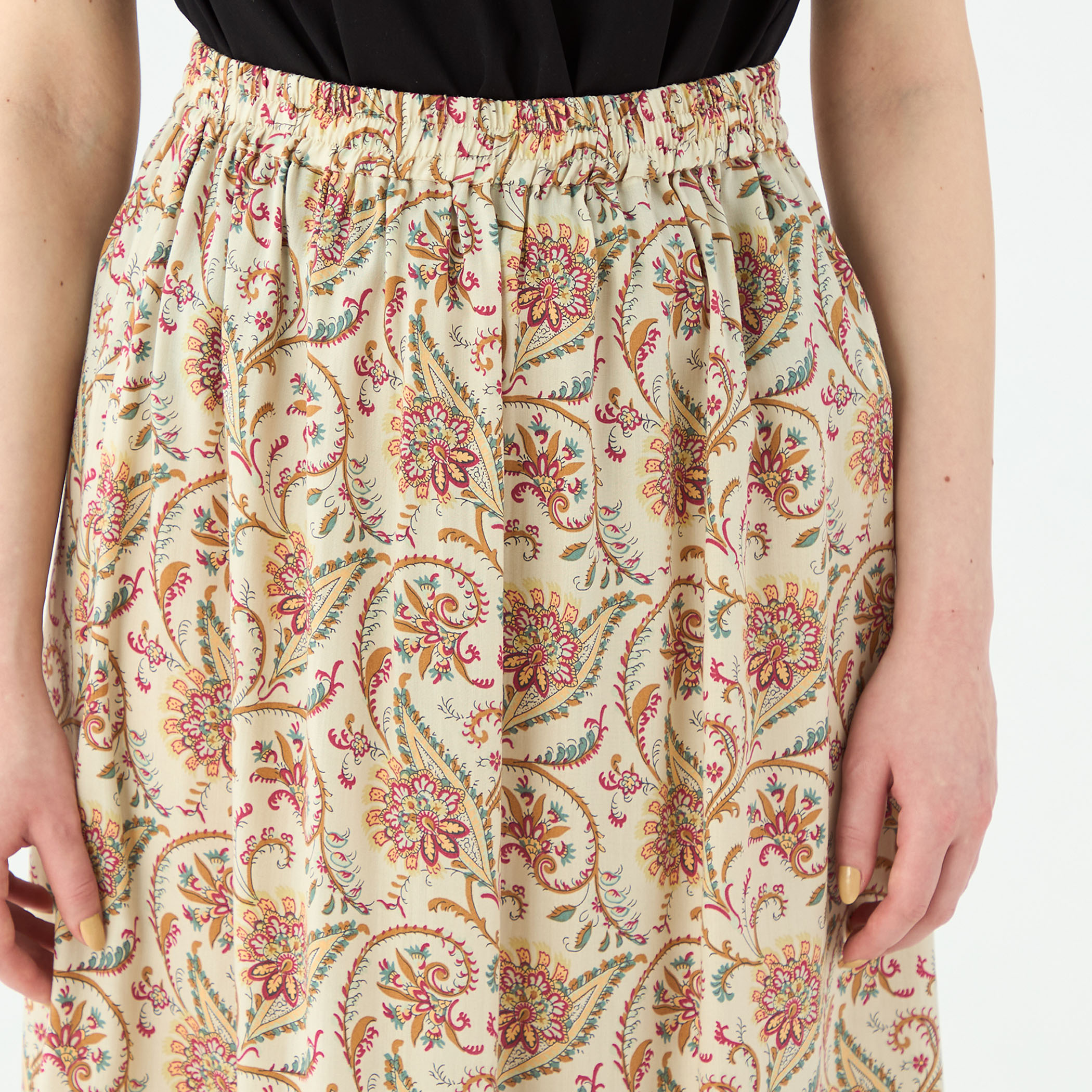 匿名配送　ウィンガーディアムレディオーサ レーヨンプリント ティアードマキシスカート｜トゥモローランド 公式通販