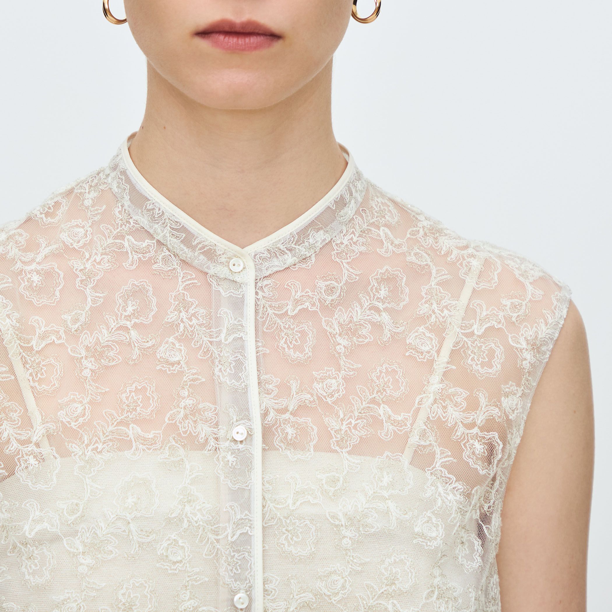 チュールフラワーエンブロイダリー パイピングレースブラウス
