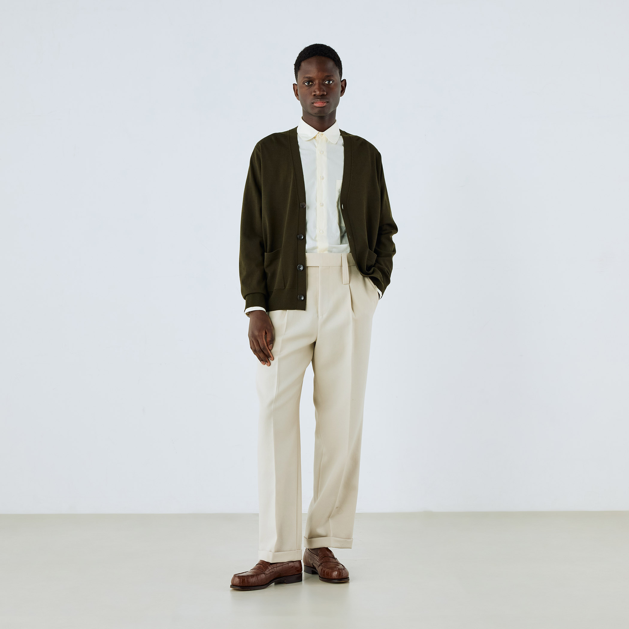 メリノサージ 1タックストレートパンツ｜トゥモローランド 公式通販