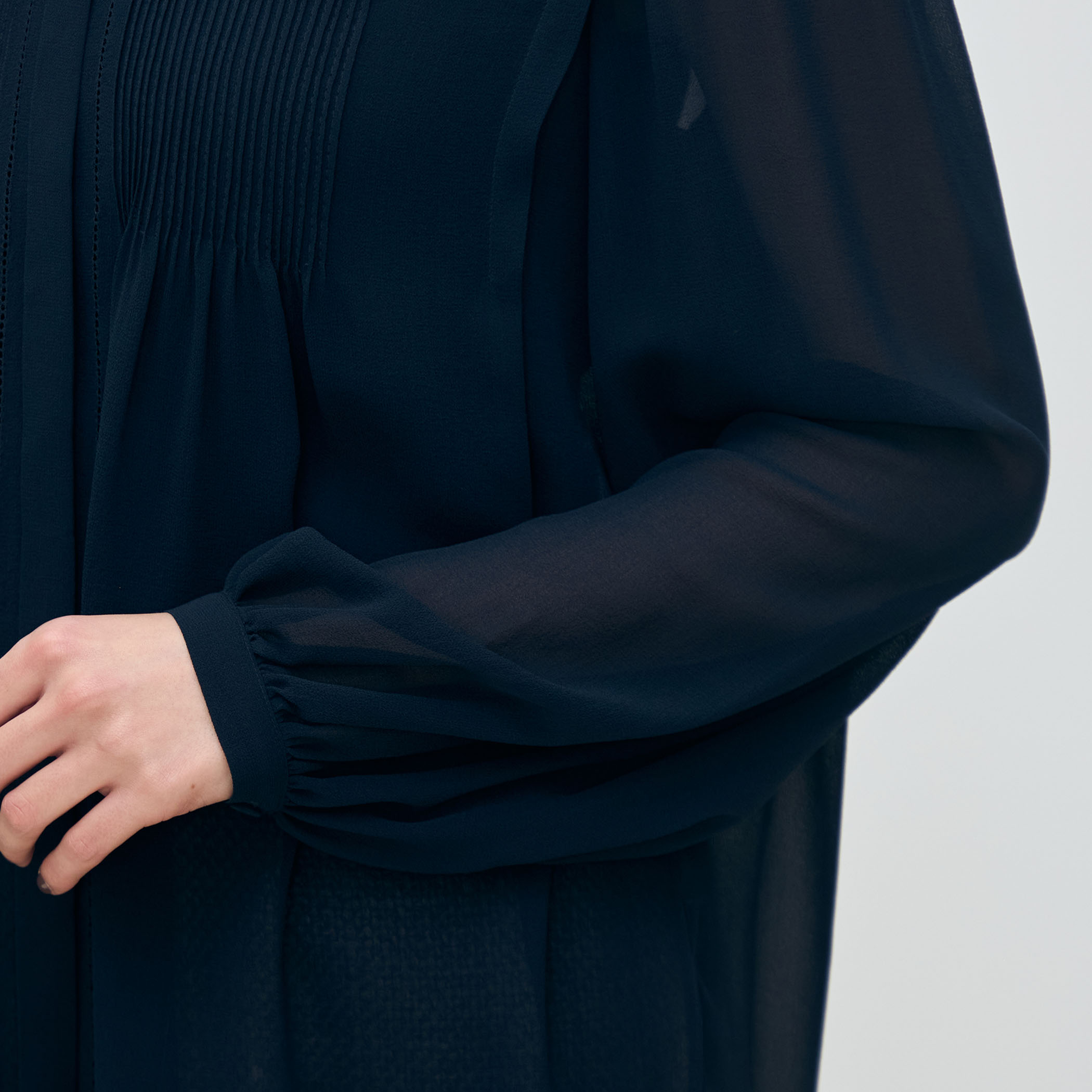 シルクシフォン ピンタックブラウス｜トゥモローランド 公式通販