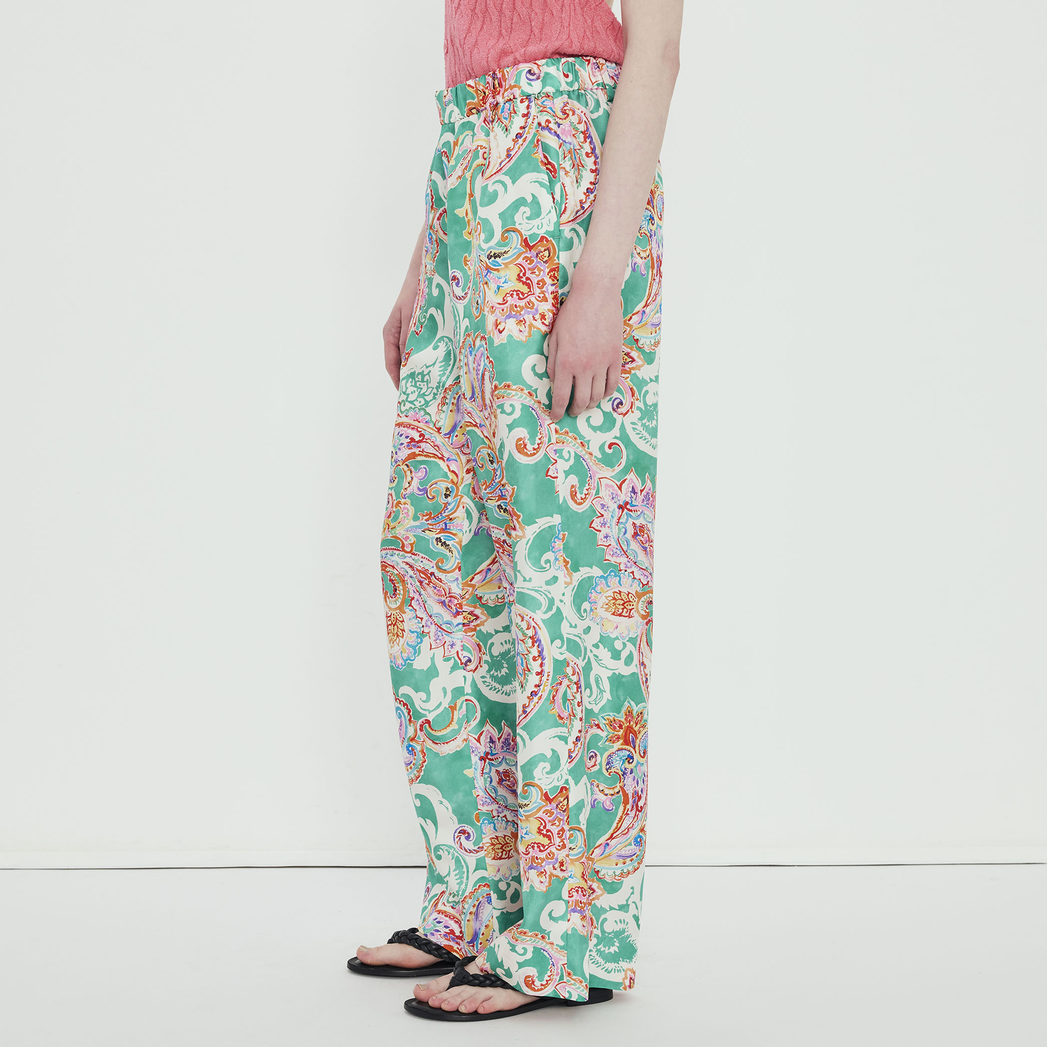 シルクツイル フラワーペイズリープリントパンツ｜トゥモローランド