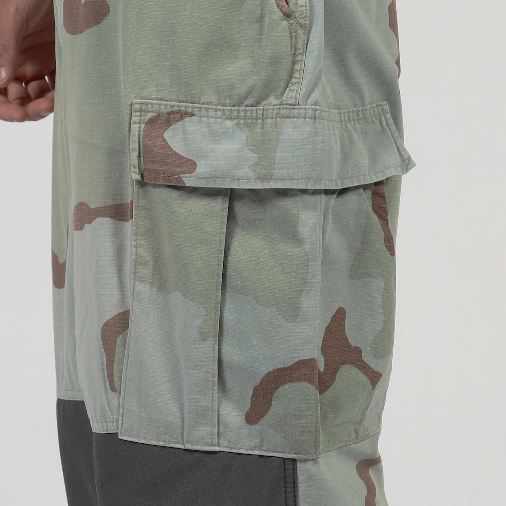 OAMC Re:Work Bdu Pant ワークパンツ デザートカモフラージュ Re:Work Bduトラウザーズ、ライラックのデザートカモフラージュ