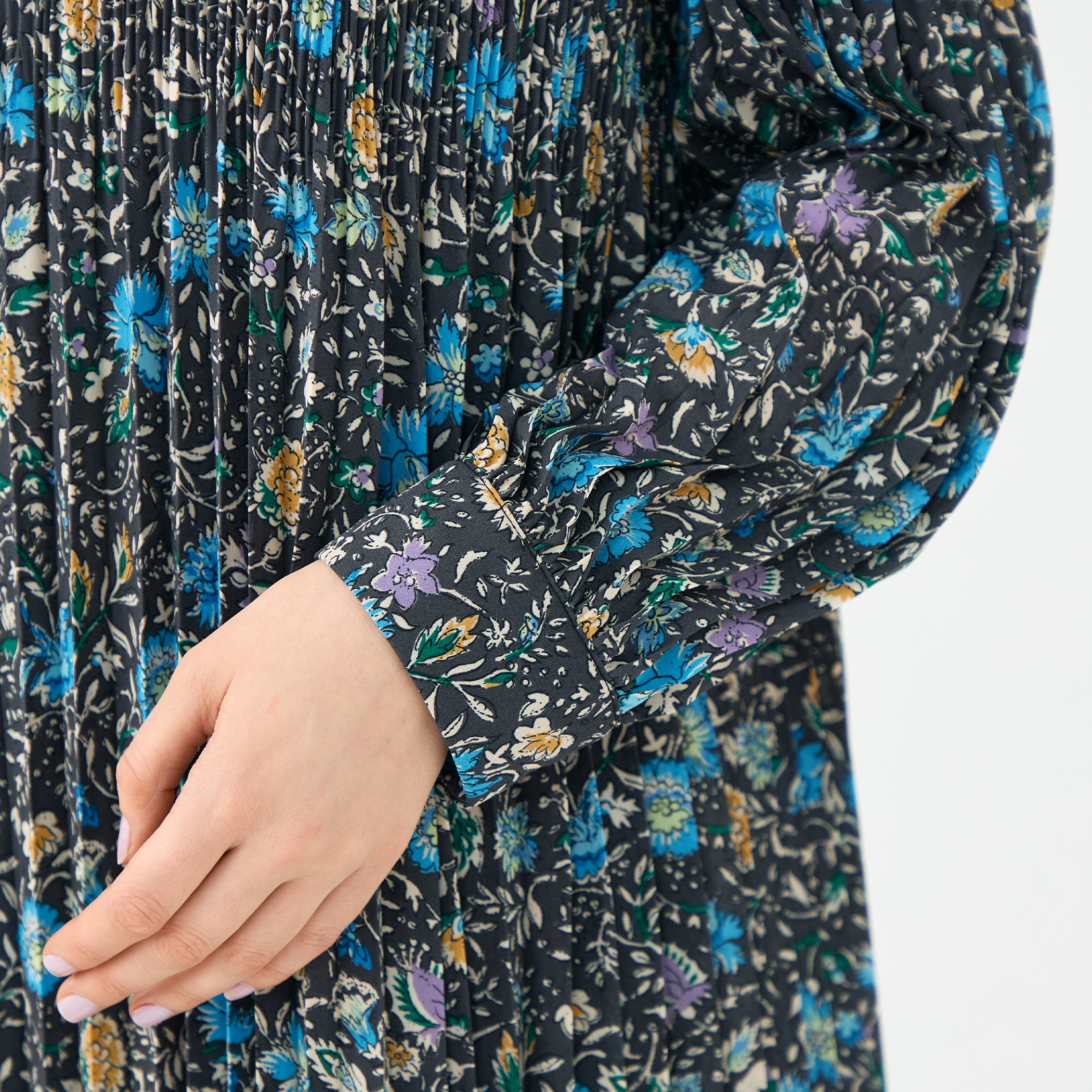 ポリエステルプリーツ バンドカラーワンピース｜トゥモローランド 公式通販