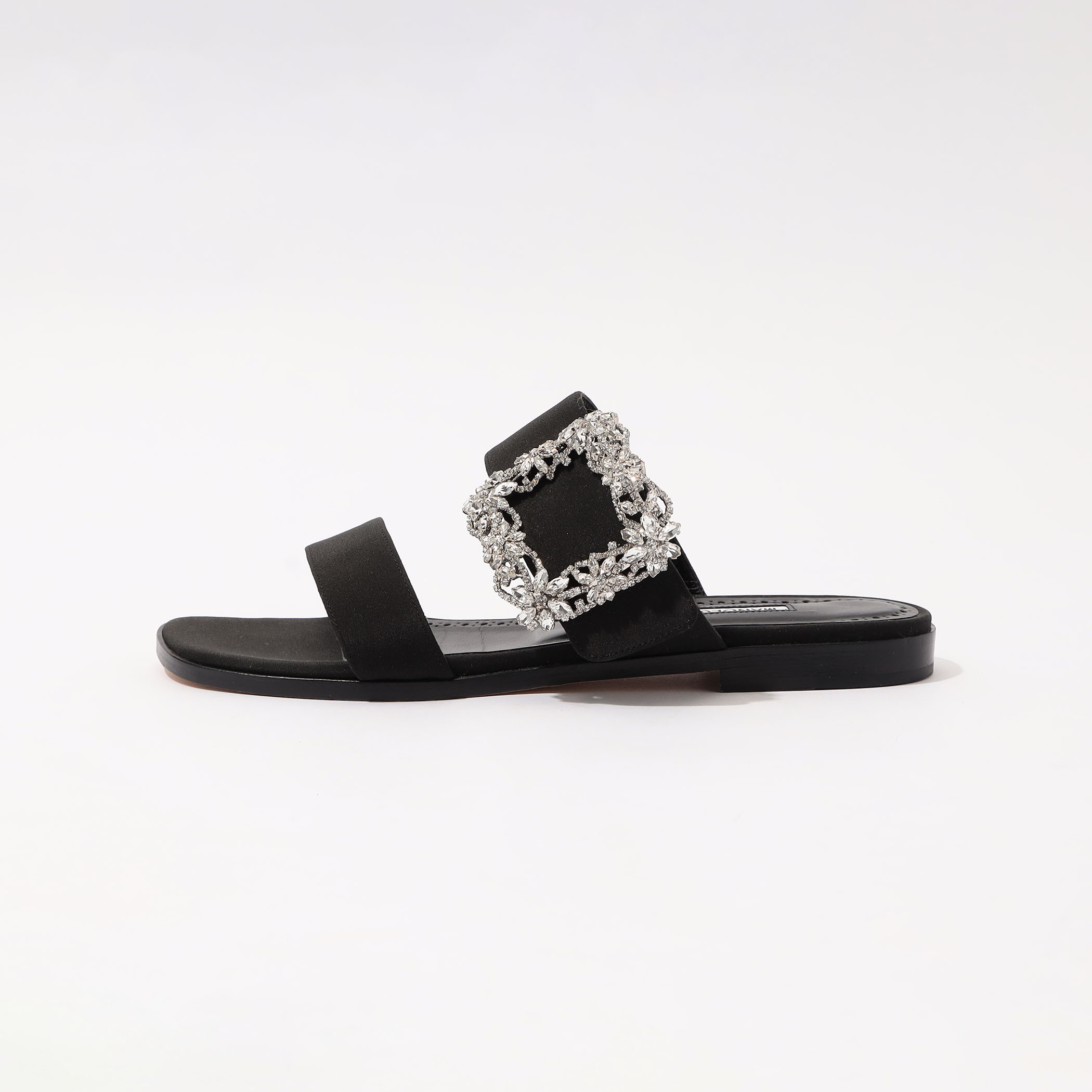 MANOLO BLAHNIK TITUBAFLAT_JEWEL フラットサンダル｜トゥモローランド