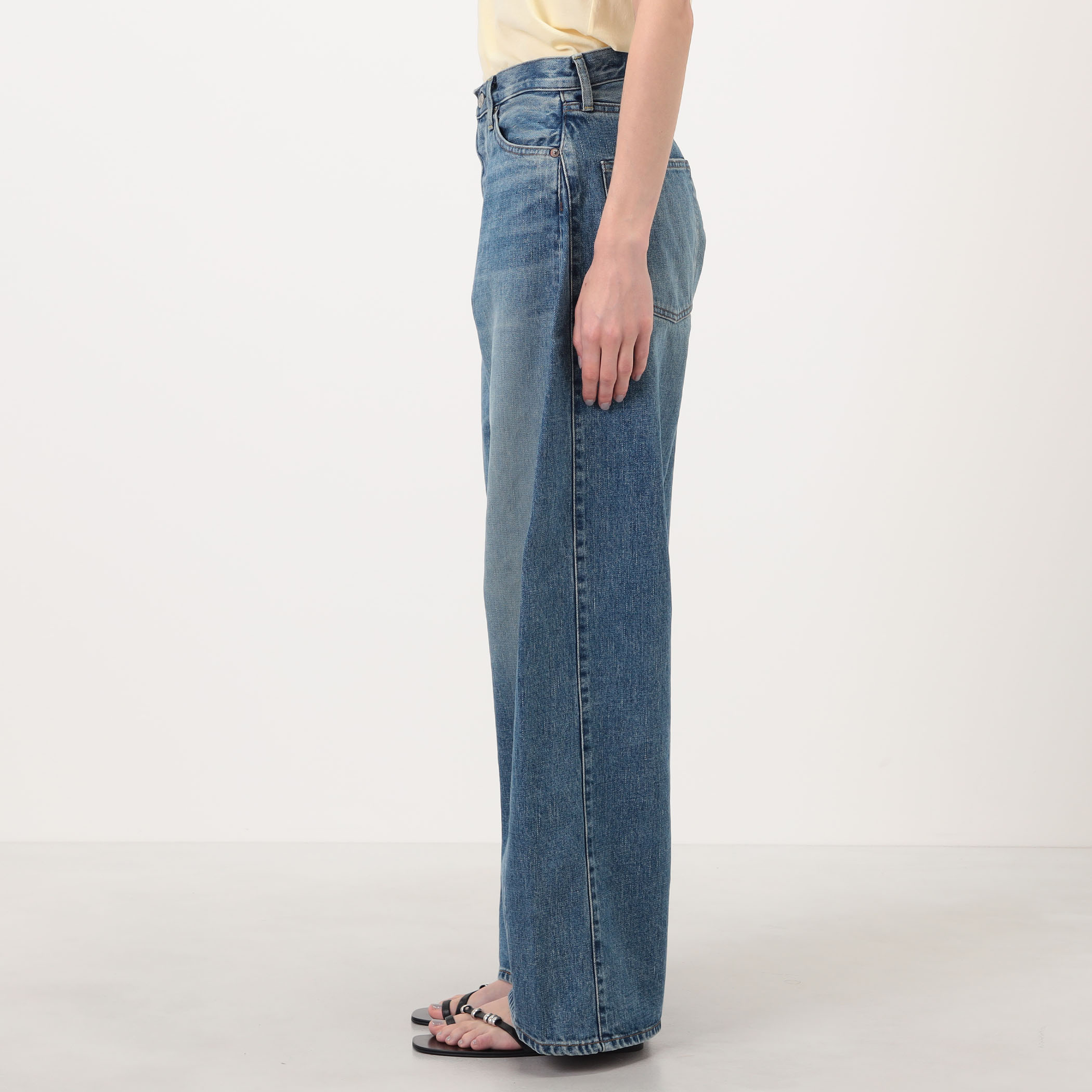 HYKE BARREL-LEG JEANS バレルレッグデニムパンツ｜トゥモローランド