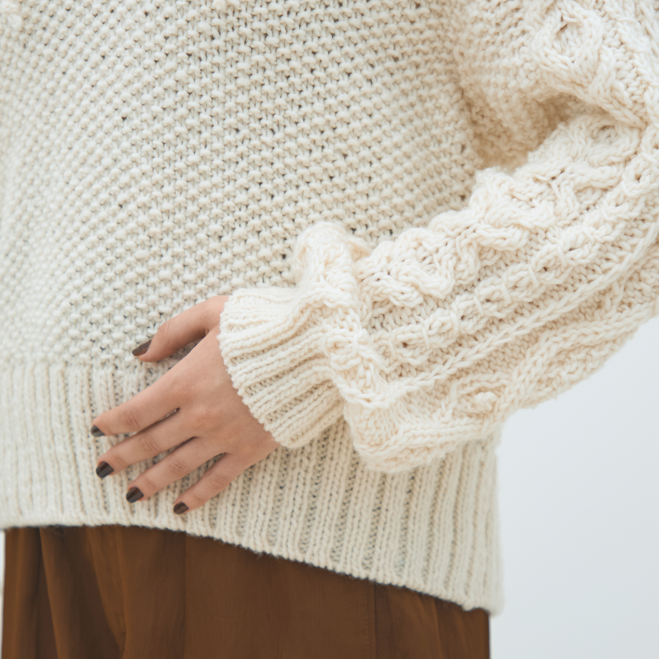 ハンドニット キーネックプルオーバー｜トゥモローランド 公式通販