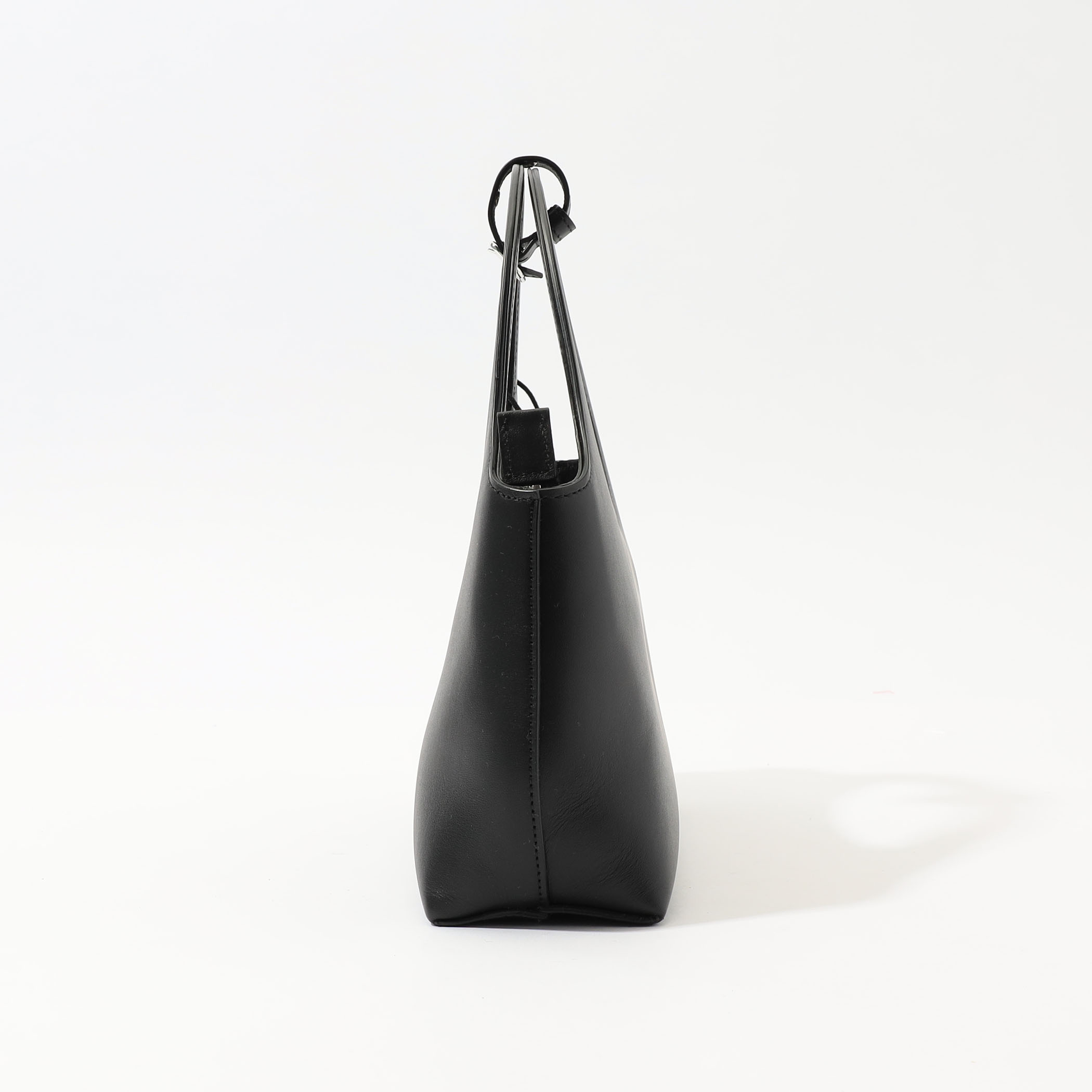 【関税込み】Courreges ブラック Holy Day レザー トートバッグ 関税込み】Courreges ブラック Holy Day レザー トートバッグ