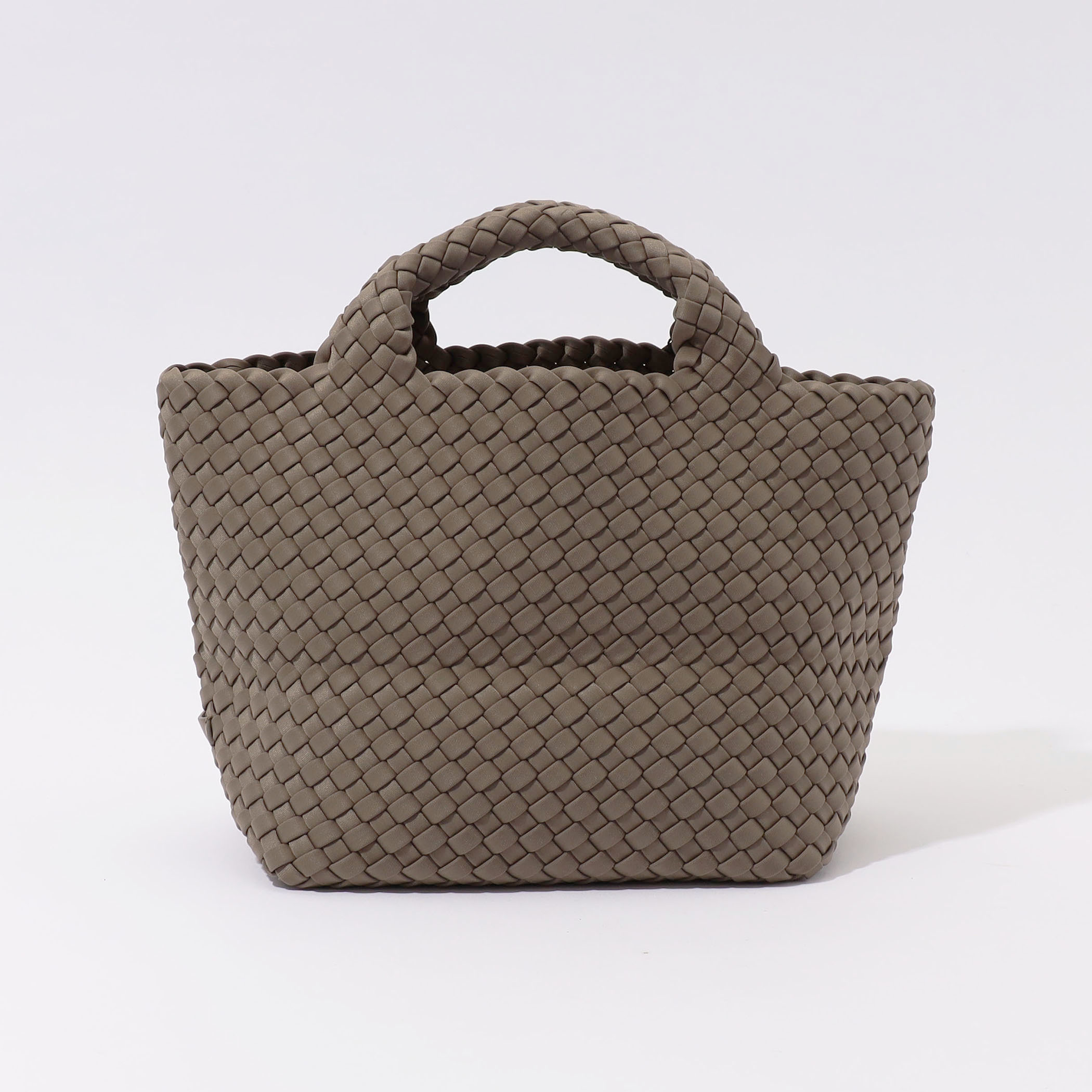item16e234422fb111efa07e0242ac 