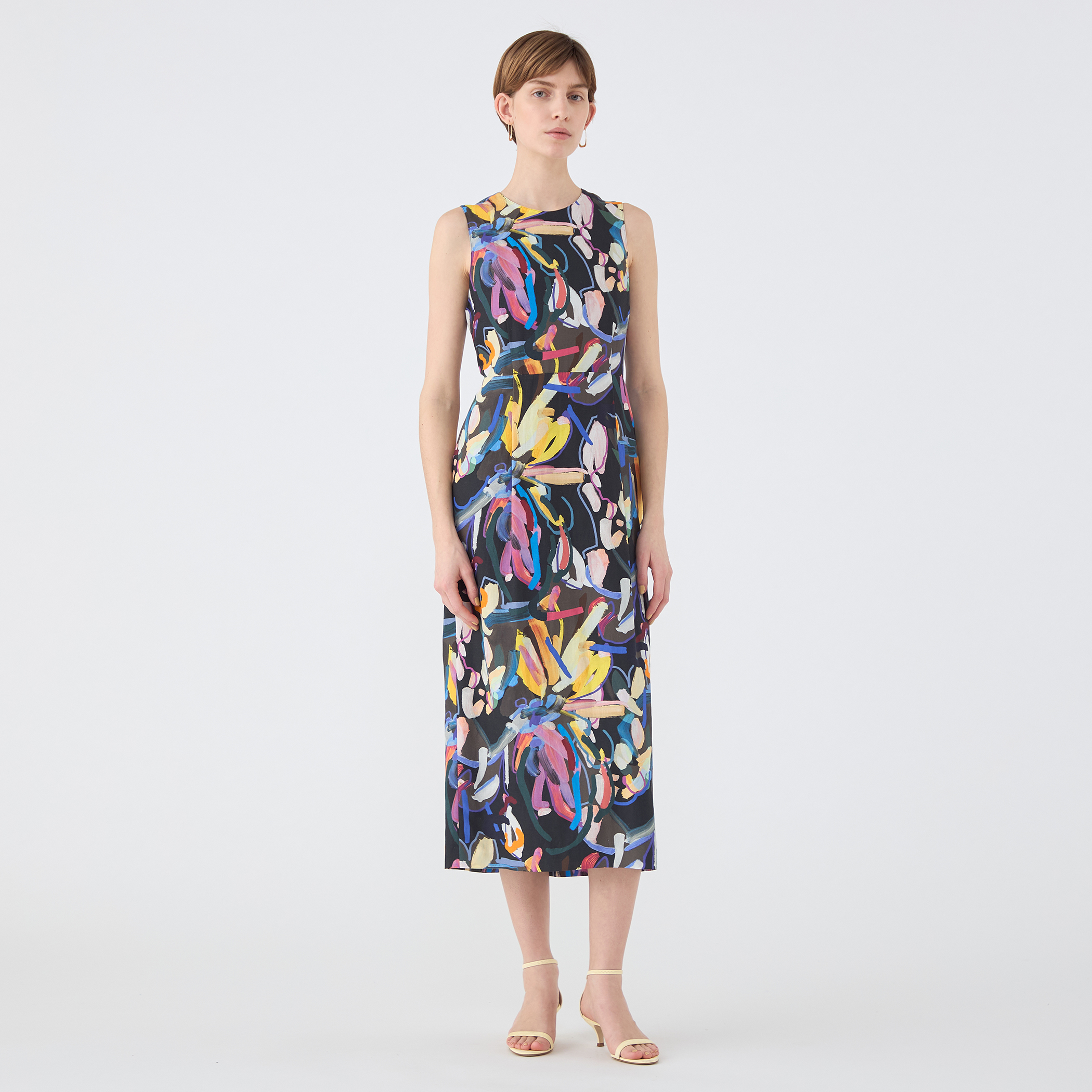 クルールフラワープリント バッククロスワンピース｜トゥモローランド