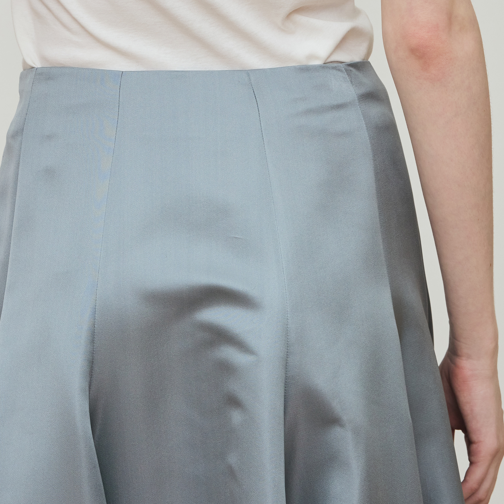 シルクサテン サーキュラースカート｜トゥモローランド 公式通販