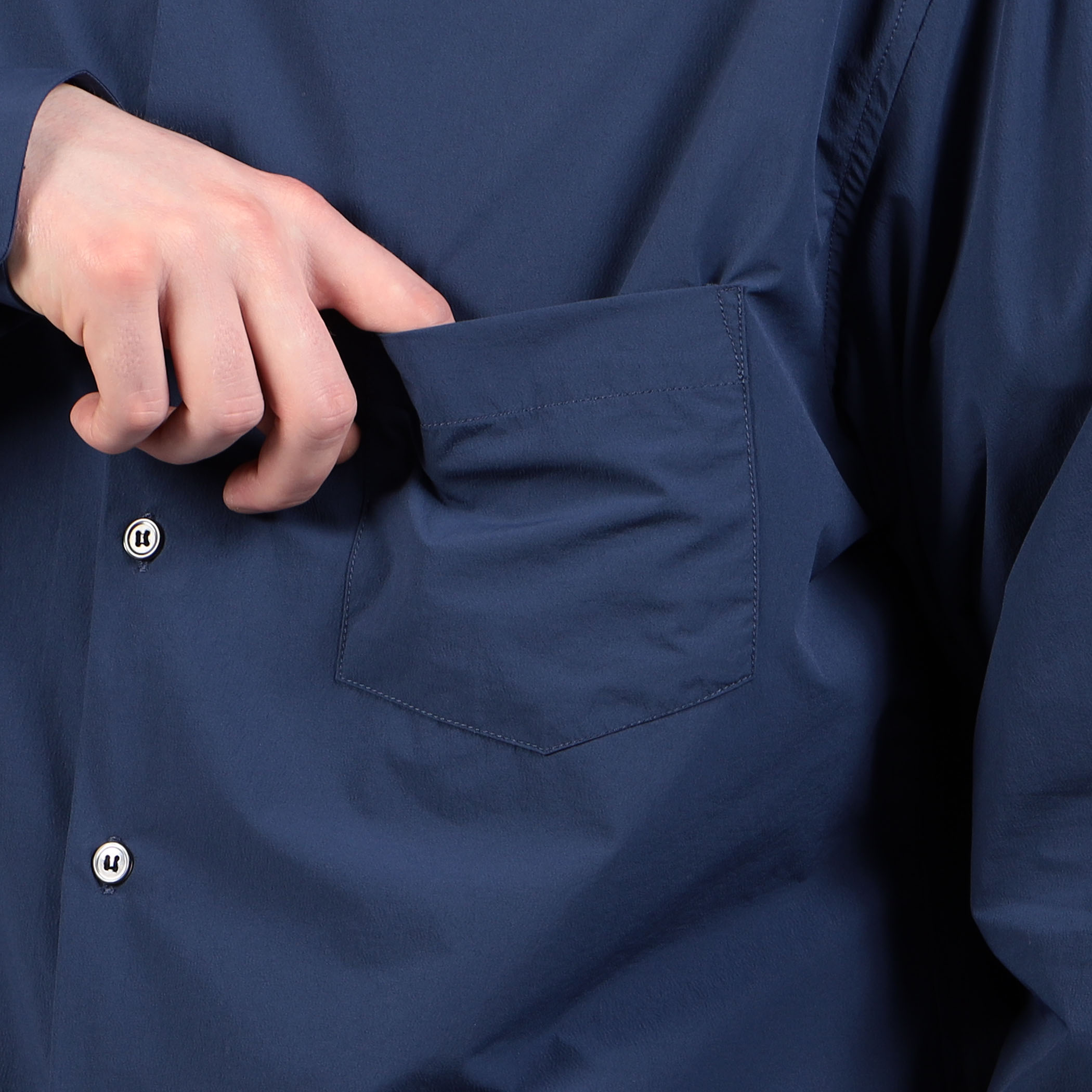 ナイロンポリウレタン レギュラーカラーシャツ｜トゥモローランド 公式通販