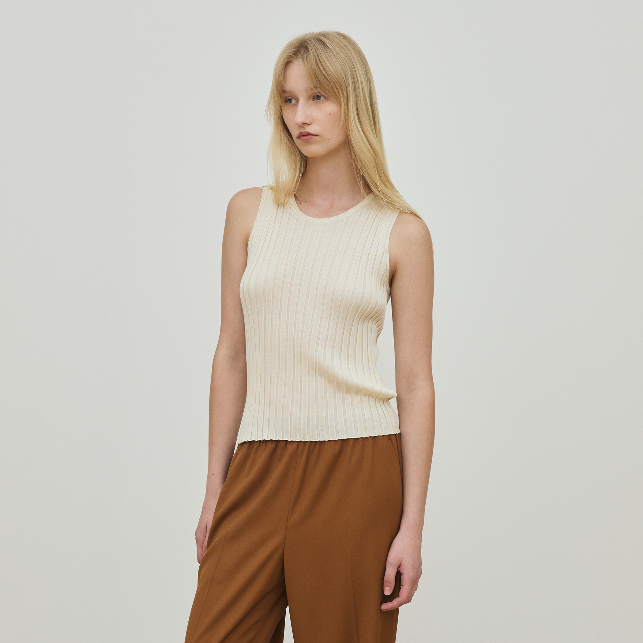 ドメスティックスパンシルク ノースリーブプルオーバー