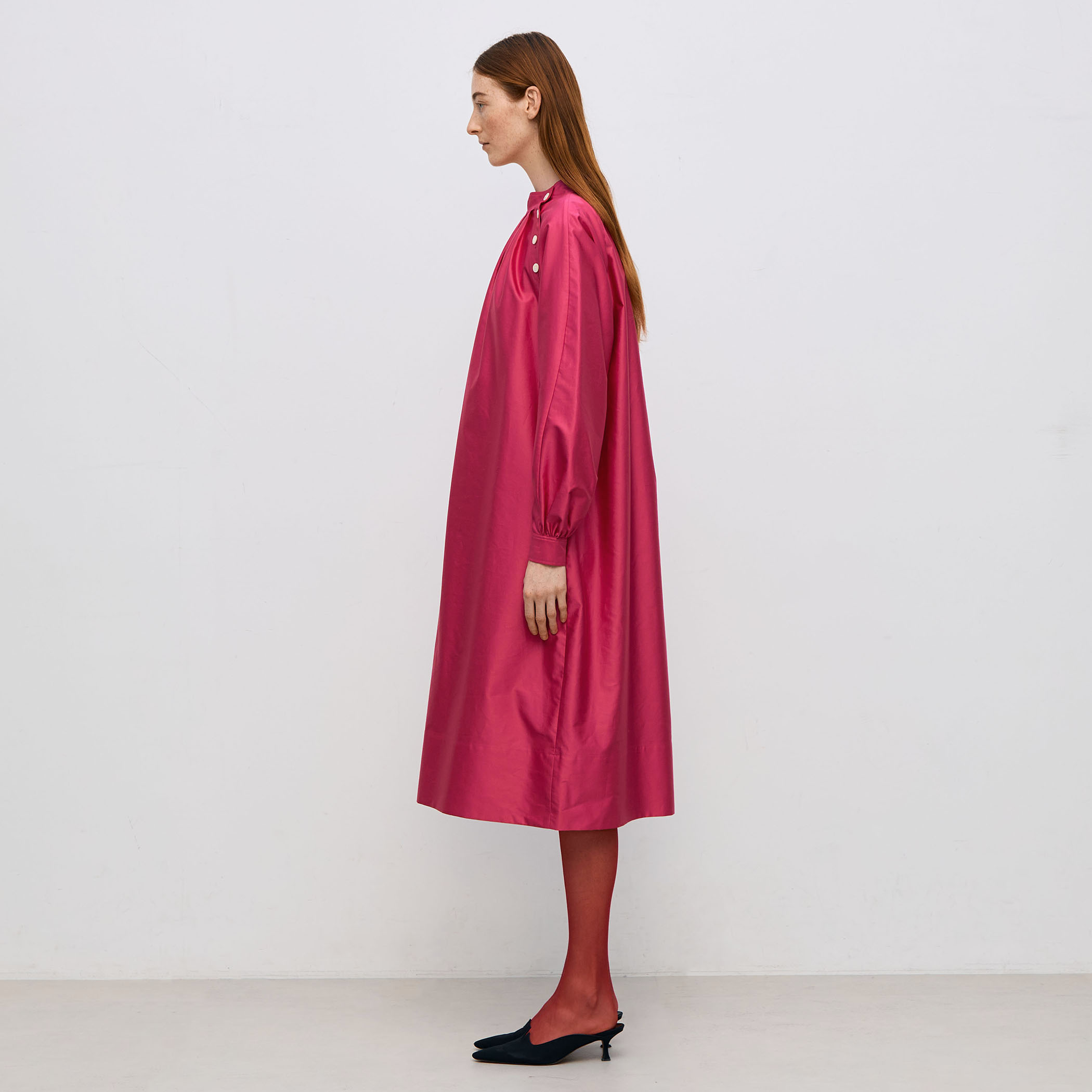 コットンバックサテン ボリュームスリーブワンピース