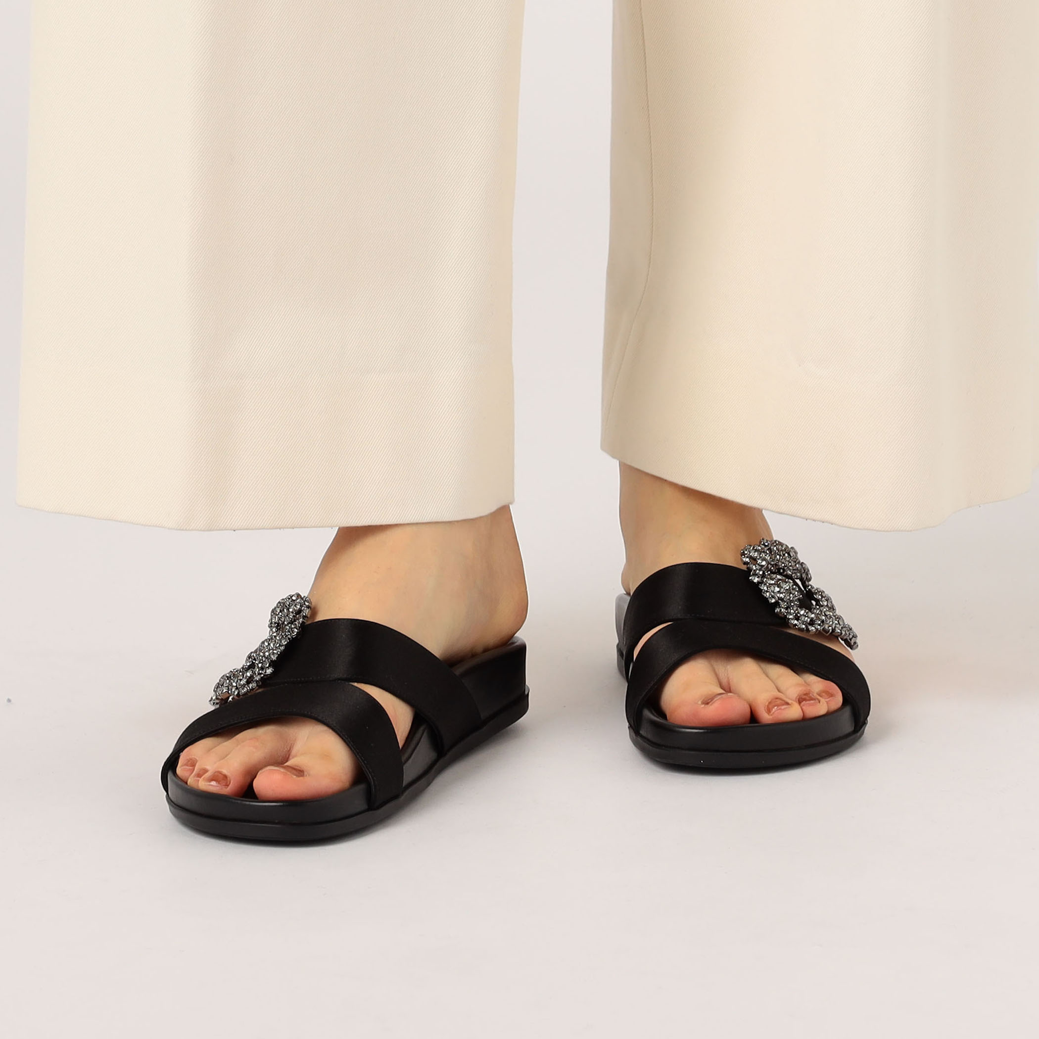 通販 公式サイト - 驚きの激安価格 MANOLO BLAHNIK CHILANGHI｜トゥモローランド 公式通販 靴