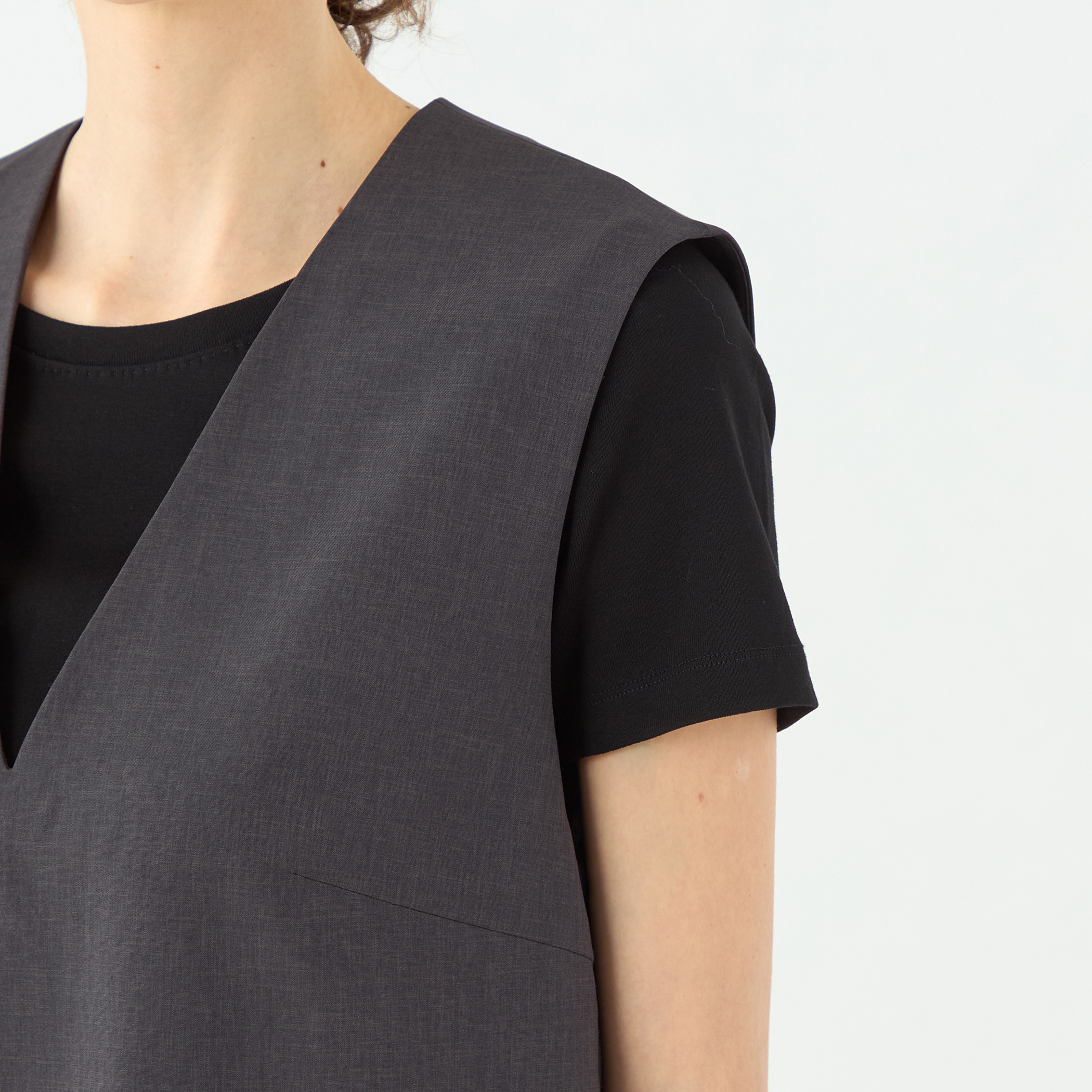 エクストラファインポリエステルトロピカル Vネックトップス