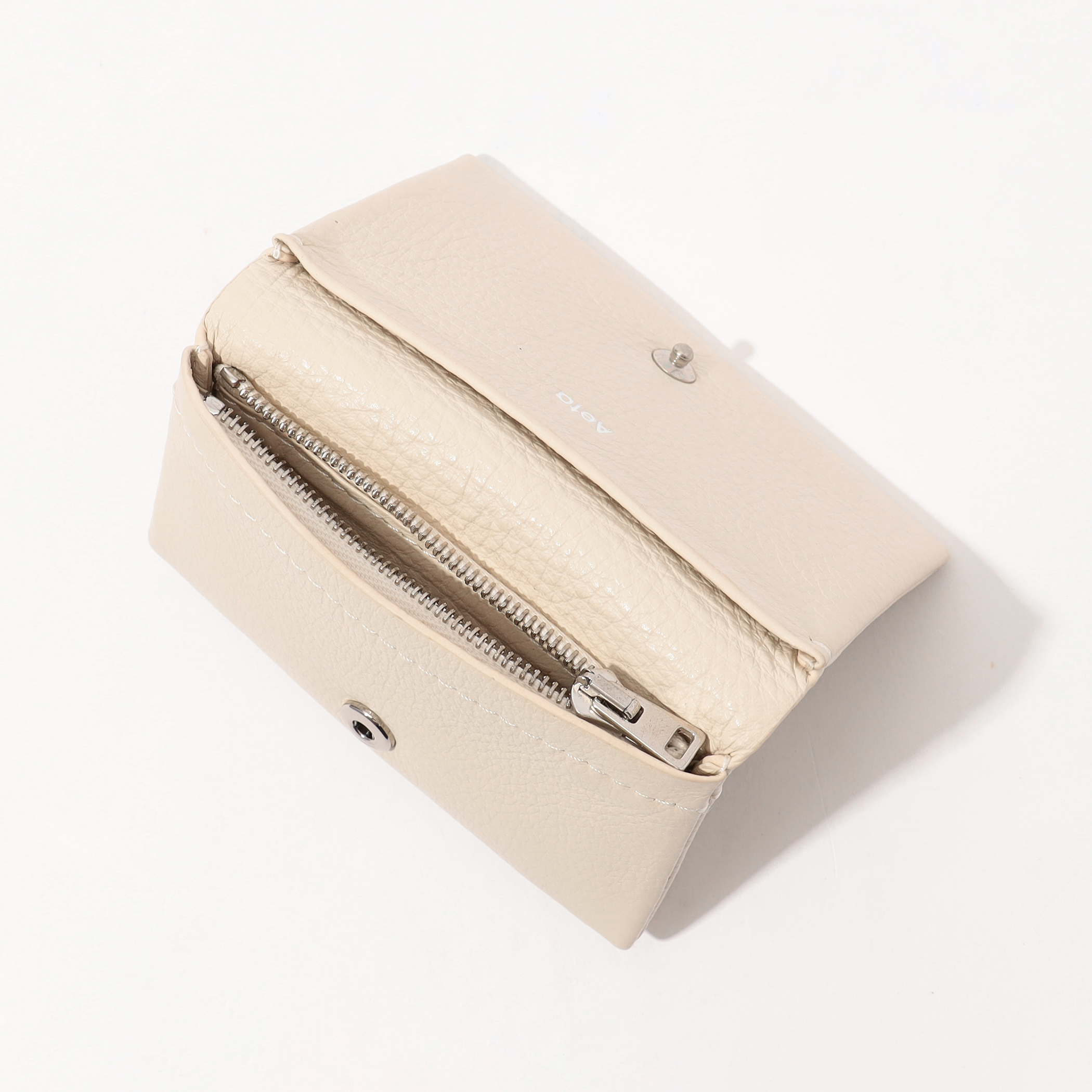 Aeta(アエタ)カウレザーミニウォレット“PEBBLE GRAIN COLLECTION