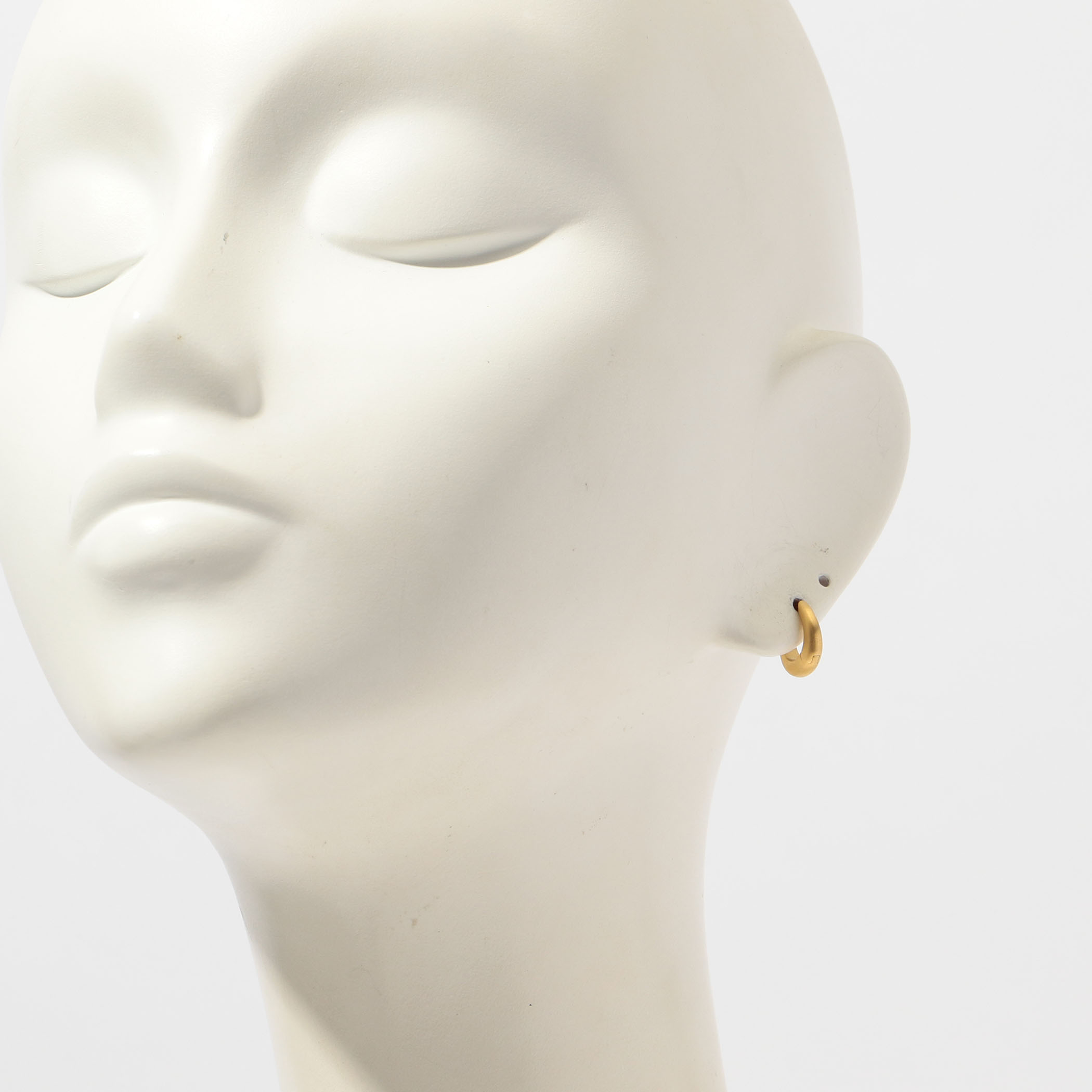 別注】TOM WOOD×TOMORROWLAND Liz Huggies SatinGold ピアス