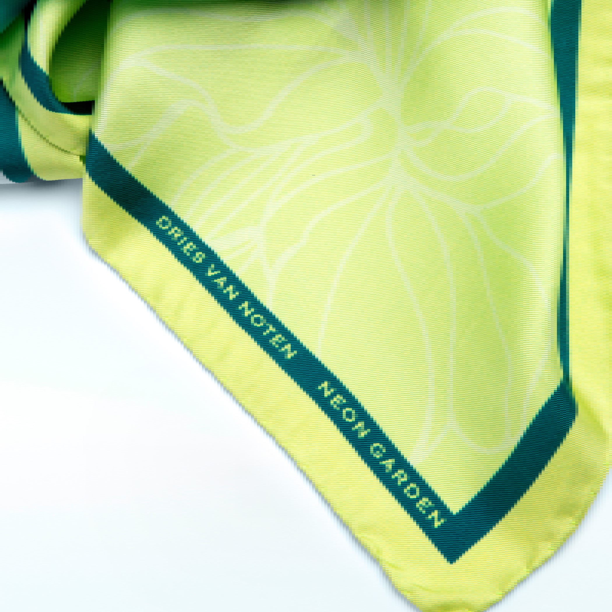 【美品】DRIES VAN NOTEN 22SS スカーフ付きカットソー DRIES VAN NOTEN - Dries Van Noten シルクスカーフ付ロンTの