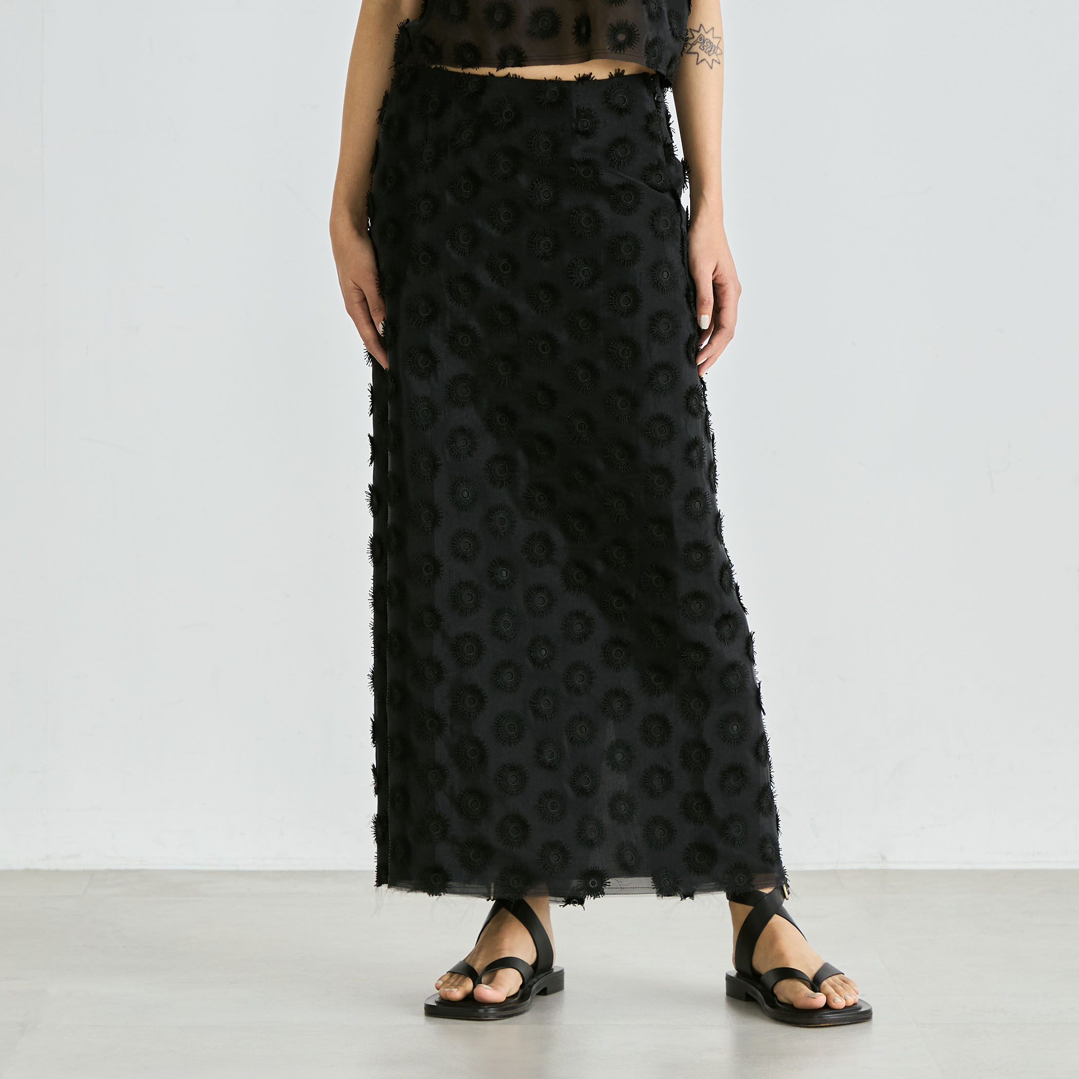 フラワーエンブロイダリー フレアスカート｜トゥモローランド 公式通販