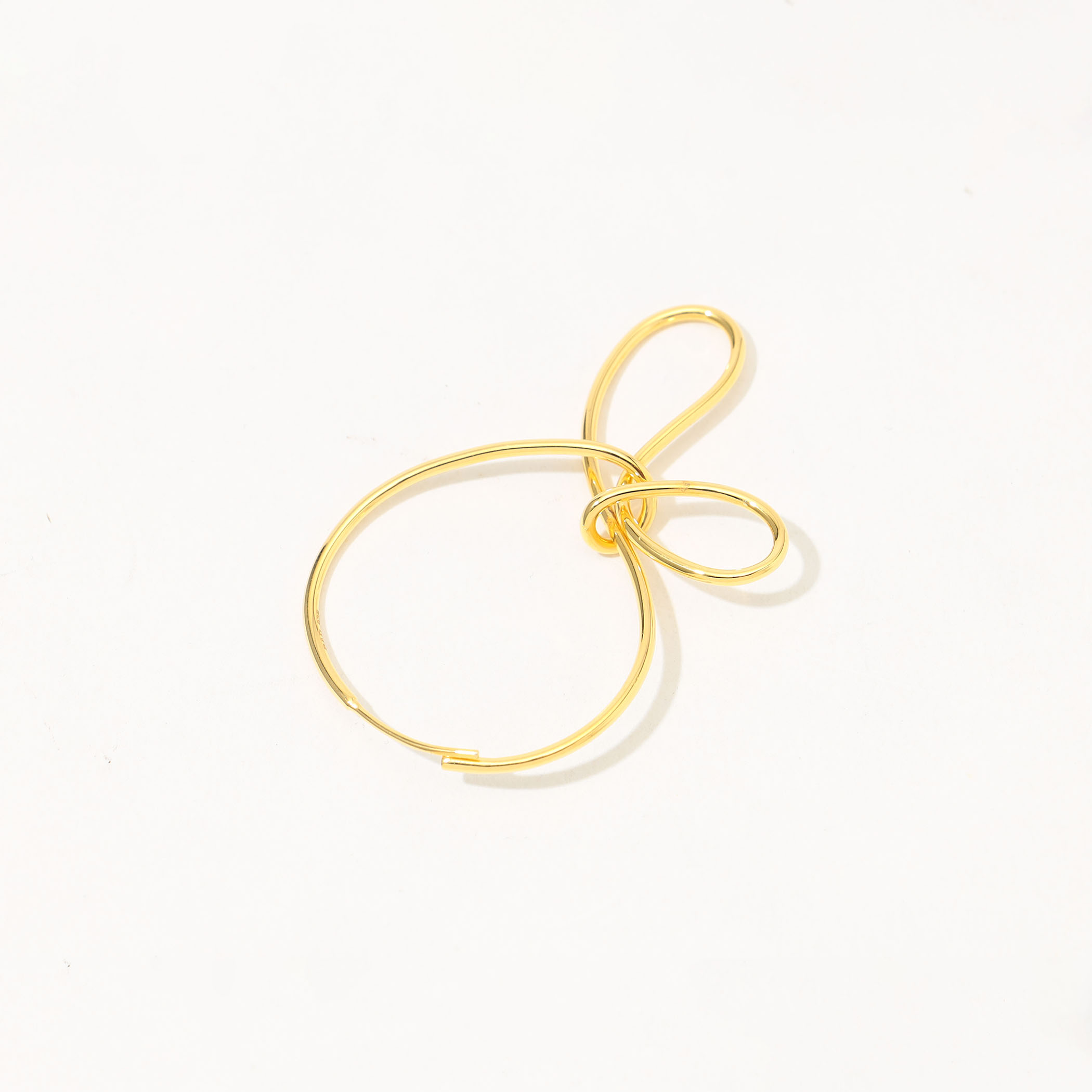 BAR JEWELLERY リボンピアス美品 BAR JEWELLERY リボンピアス｜トゥモローランド 公式通販