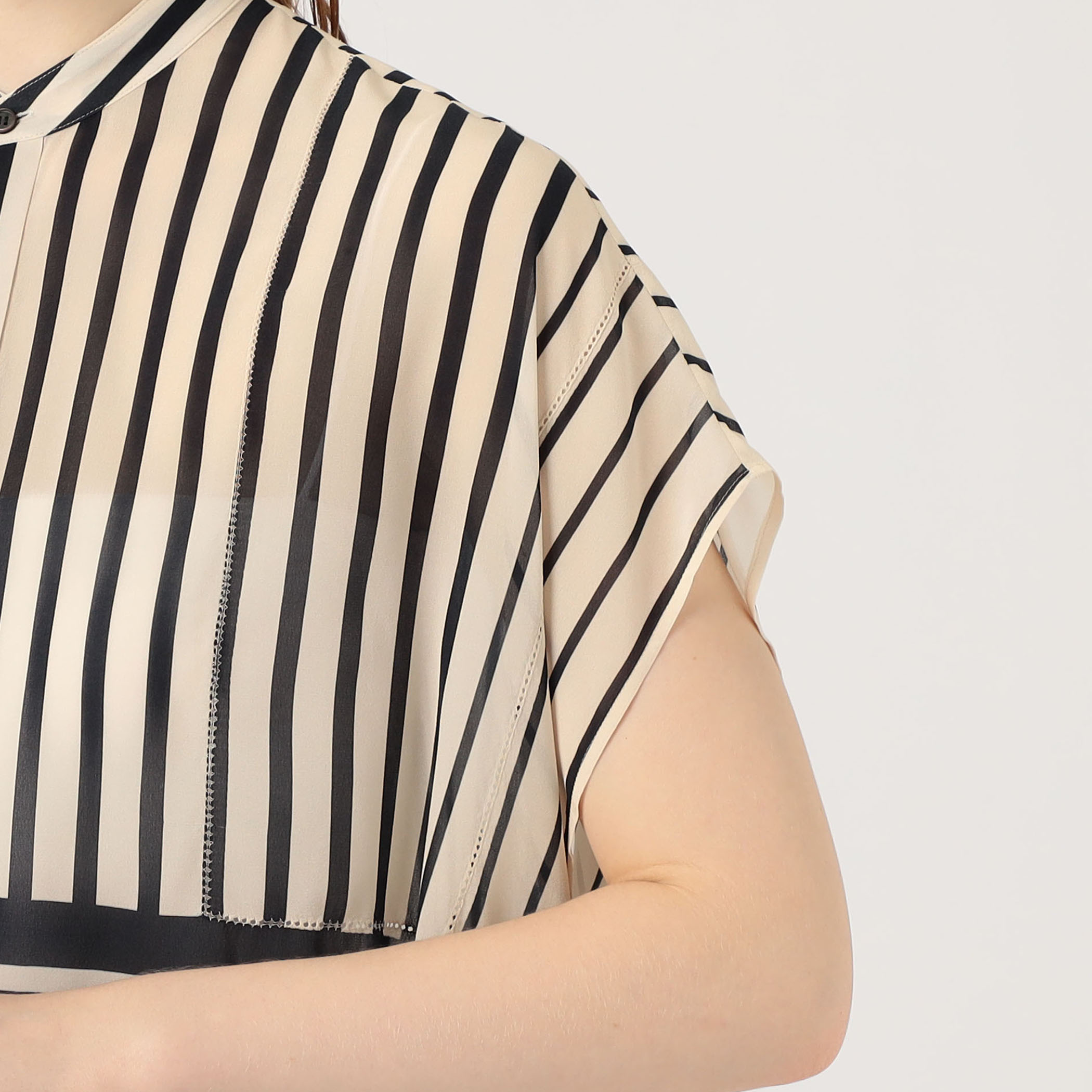 GALERIE VIELシルクストレッチ ボックスシャツ　トゥモローランド ストライプシルクストレッチ スタンドネックボックスシャツ