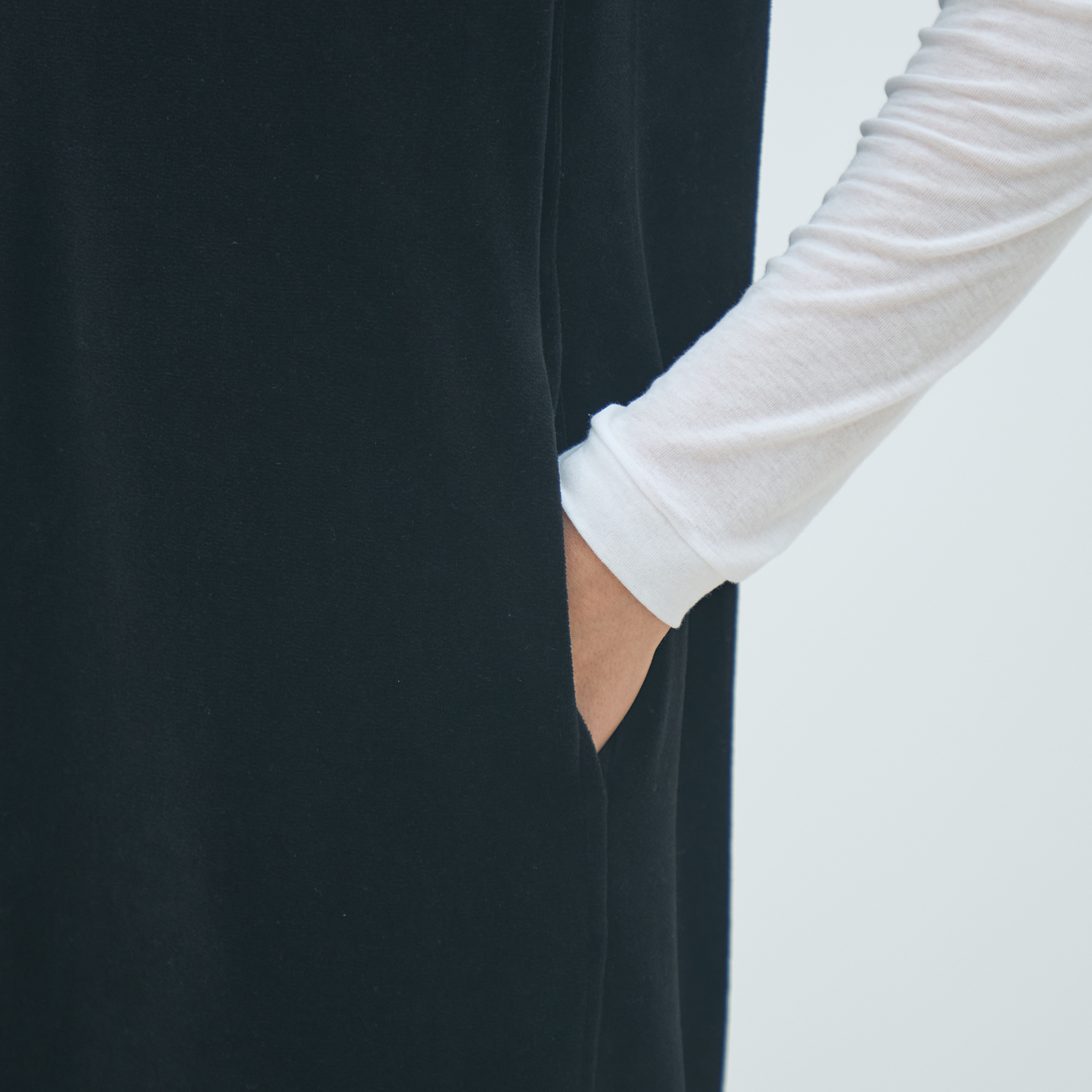 コットンポリエステルベロア Vネックワンピース｜トゥモローランド