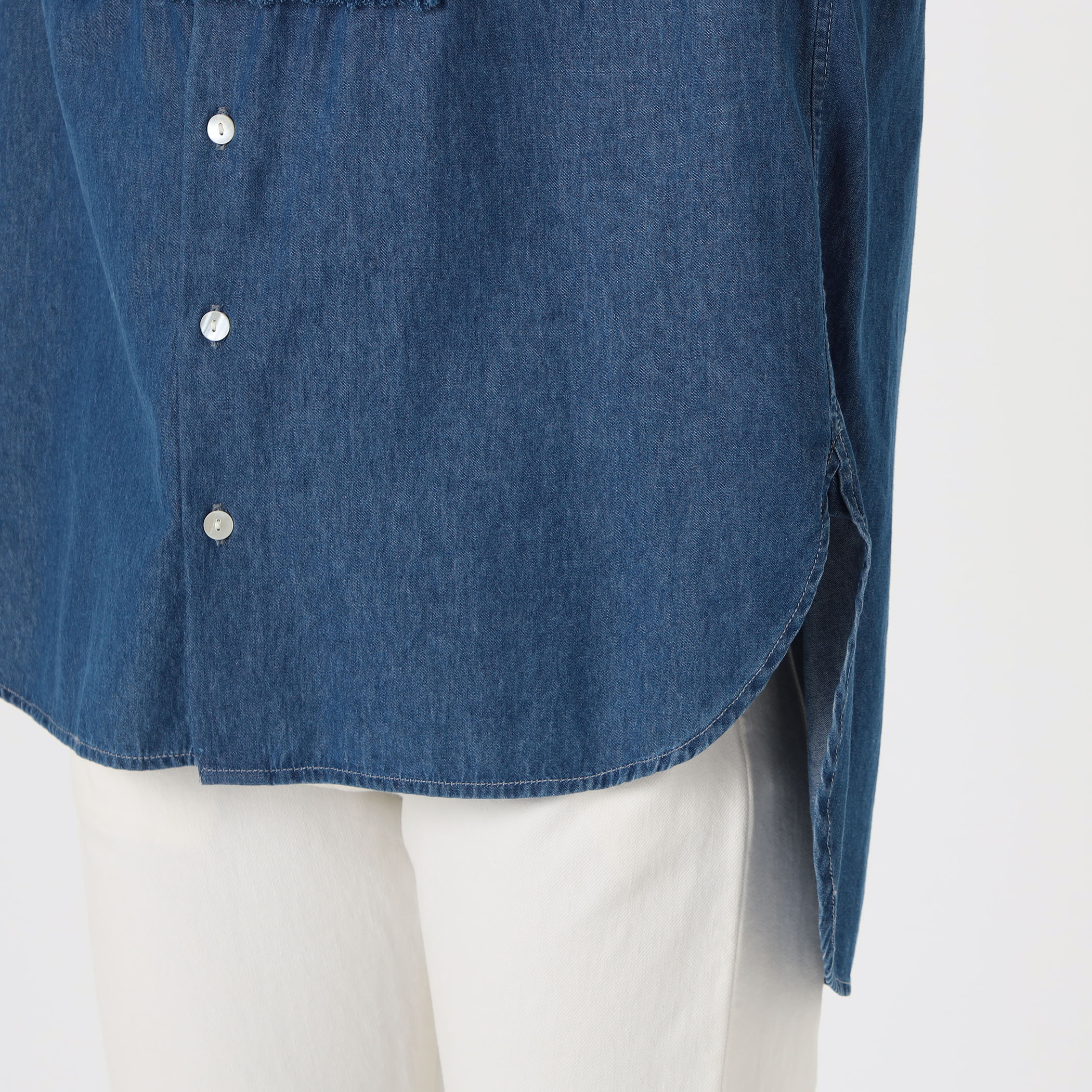 ラインエンブロイダリー ピンタックシャツ｜トゥモローランド 公式通販