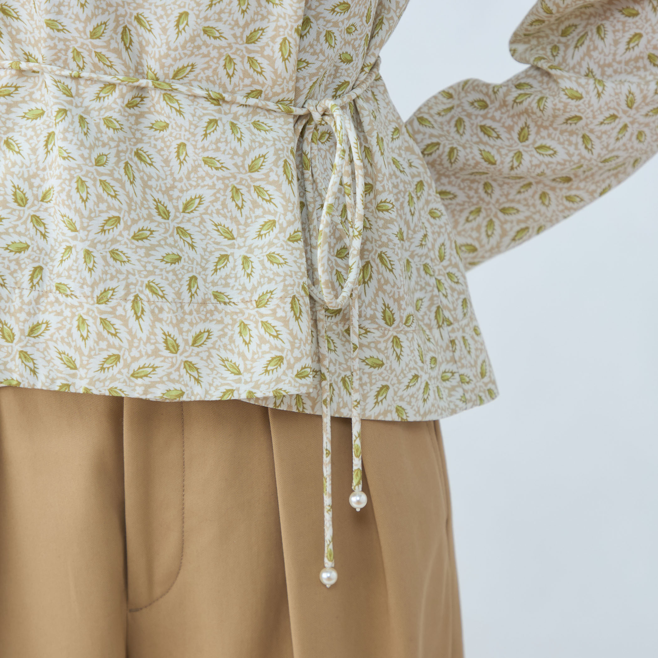 SOULEIADO セルロースリネンプリント カシュクールブラウス item922fac207f0111ef8a1d0242ac