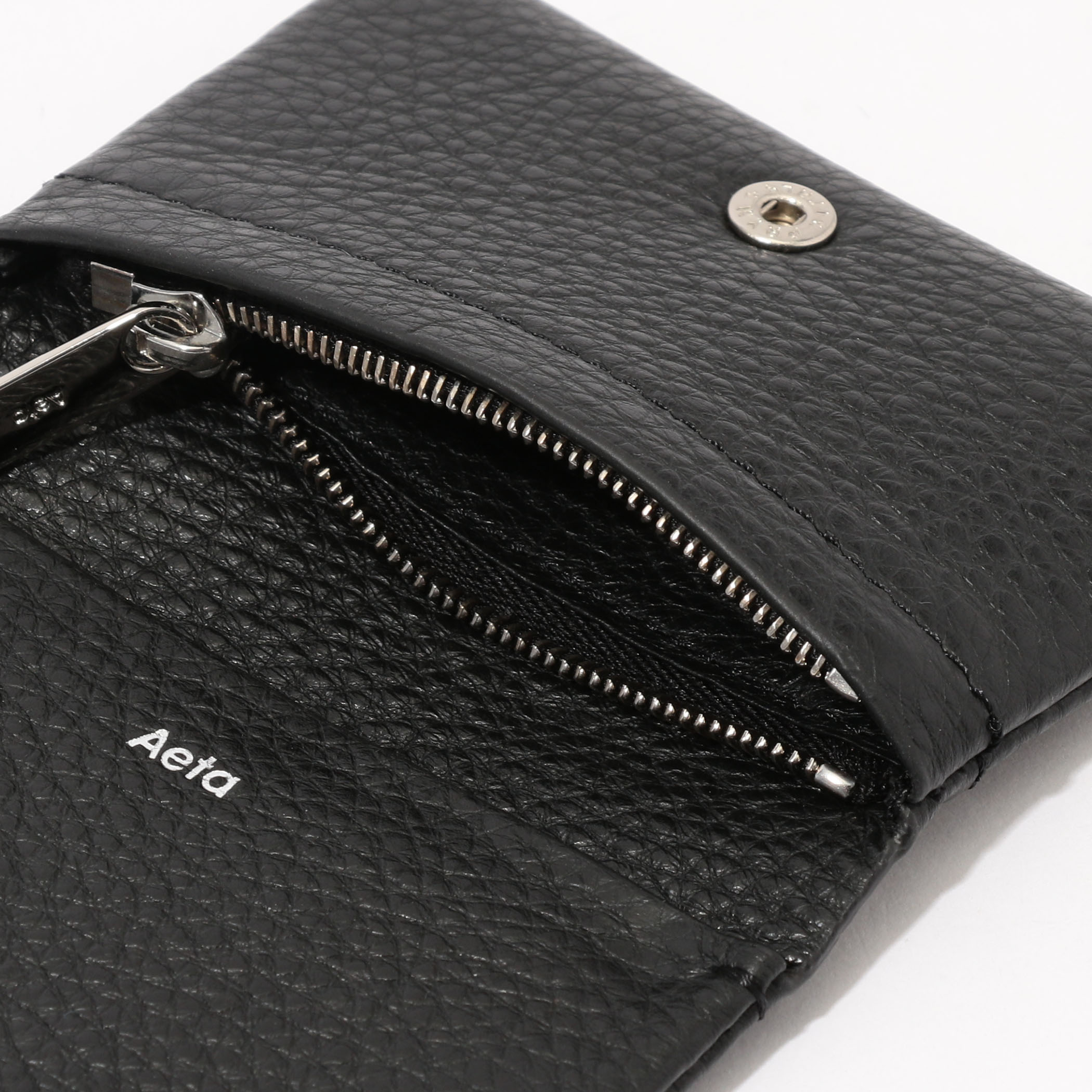 Aeta(アエタ)カウレザーミニウォレット“PEBBLE GRAIN COLLECTION